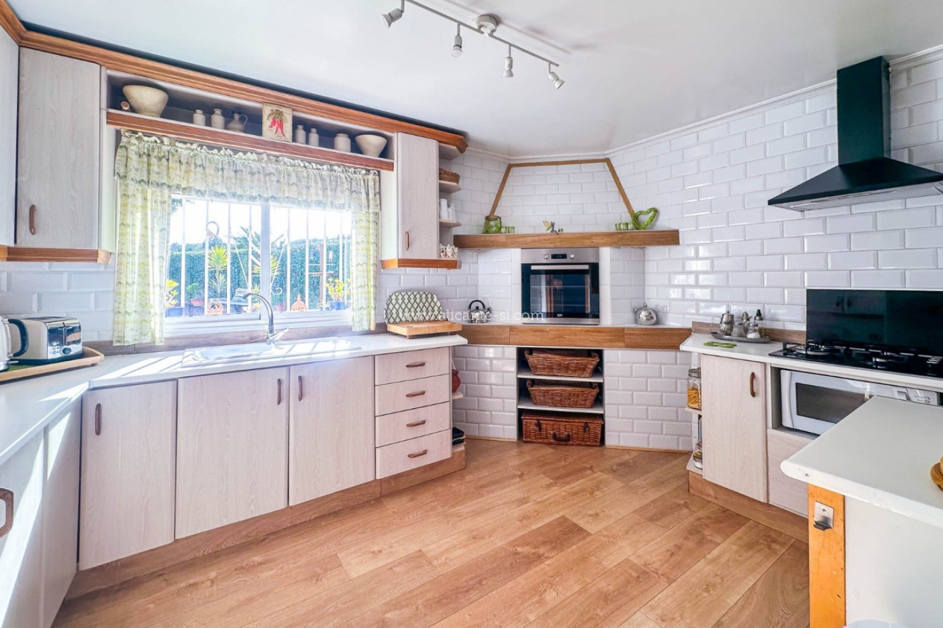 Resale - Finca - Country Property -
Hondón de las Nieves - HONDON DE LAS NIEVES