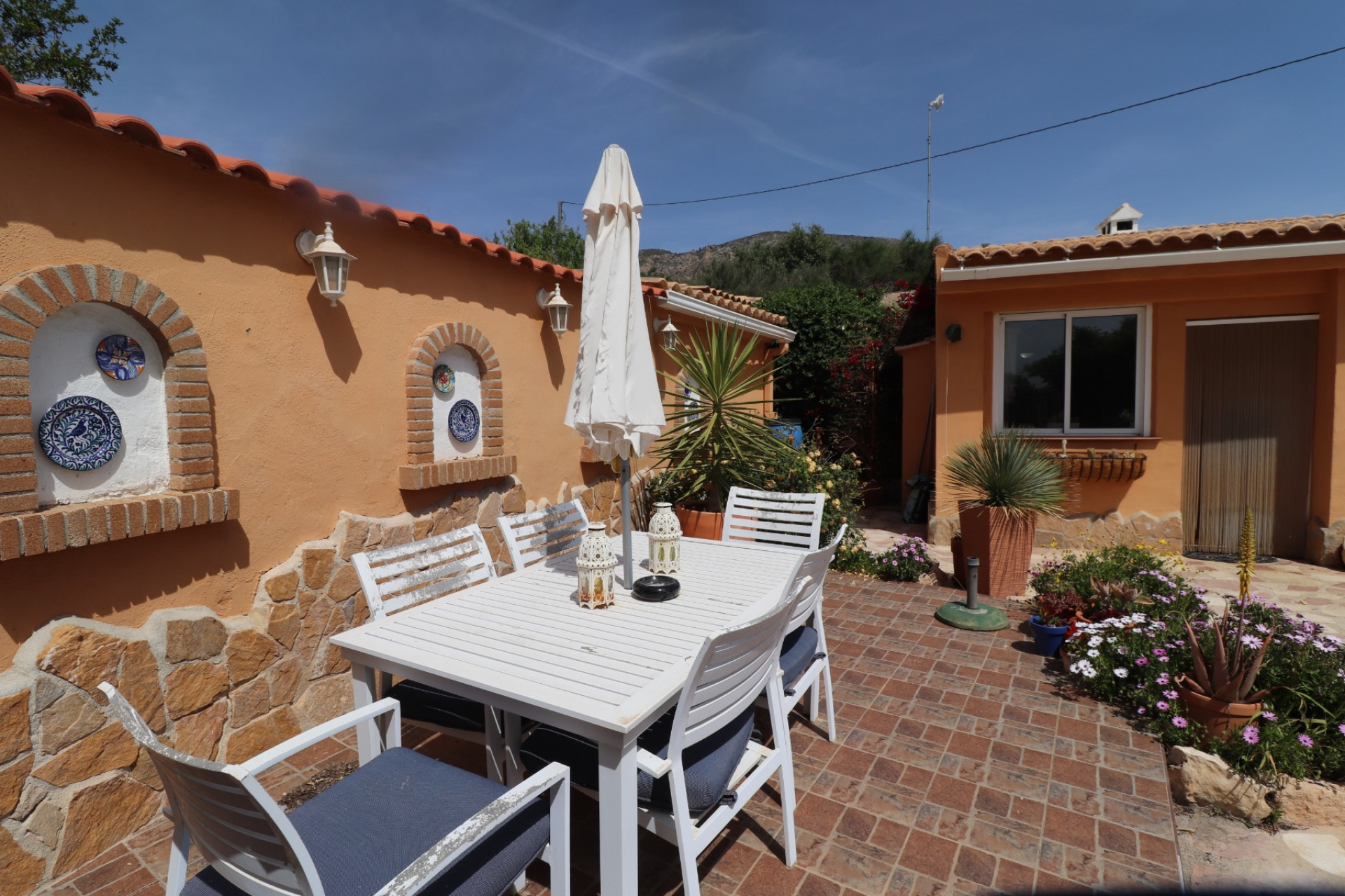 Resale - Finca - Country Property -
Hondón de las Nieves - La Canalosa