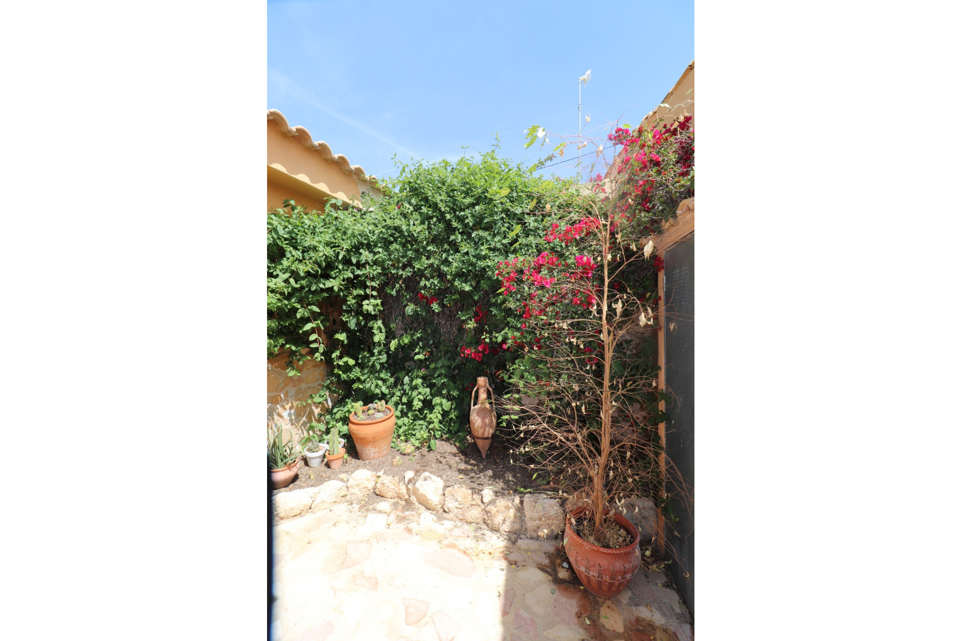 Resale - Finca - Country Property -
Hondón de las Nieves - La Canalosa