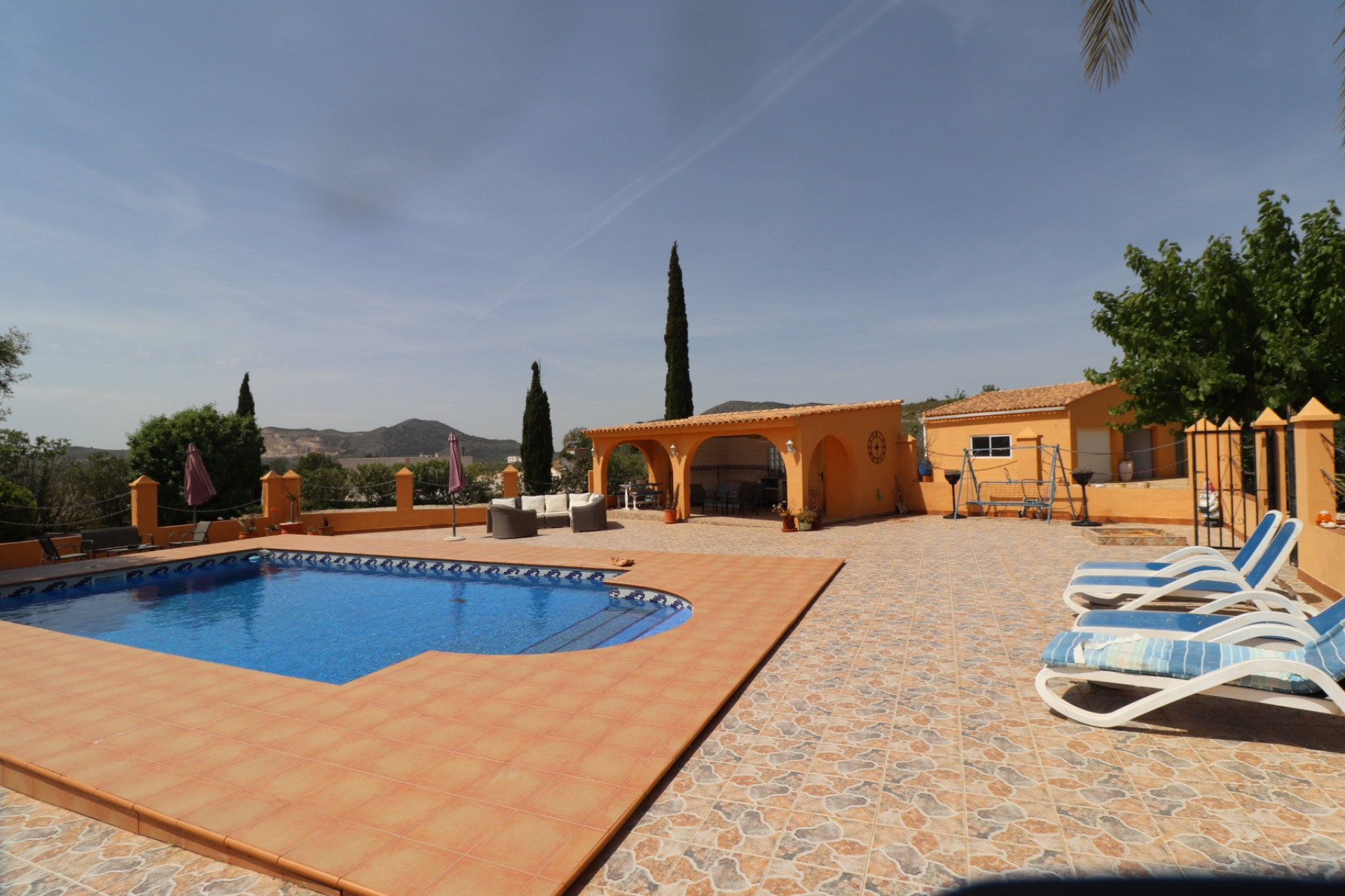 Resale - Finca - Country Property -
Hondón de las Nieves - La Canalosa