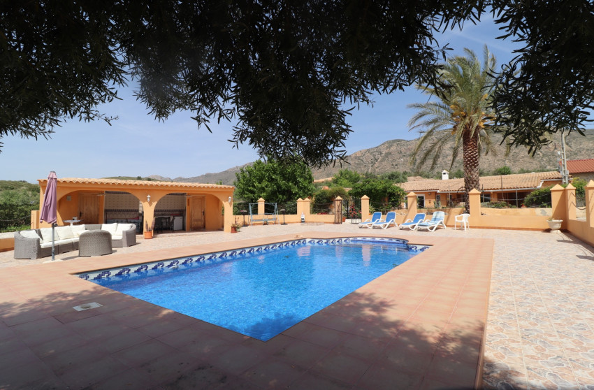 Resale - Finca - Country Property -
Hondón de las Nieves - La Canalosa