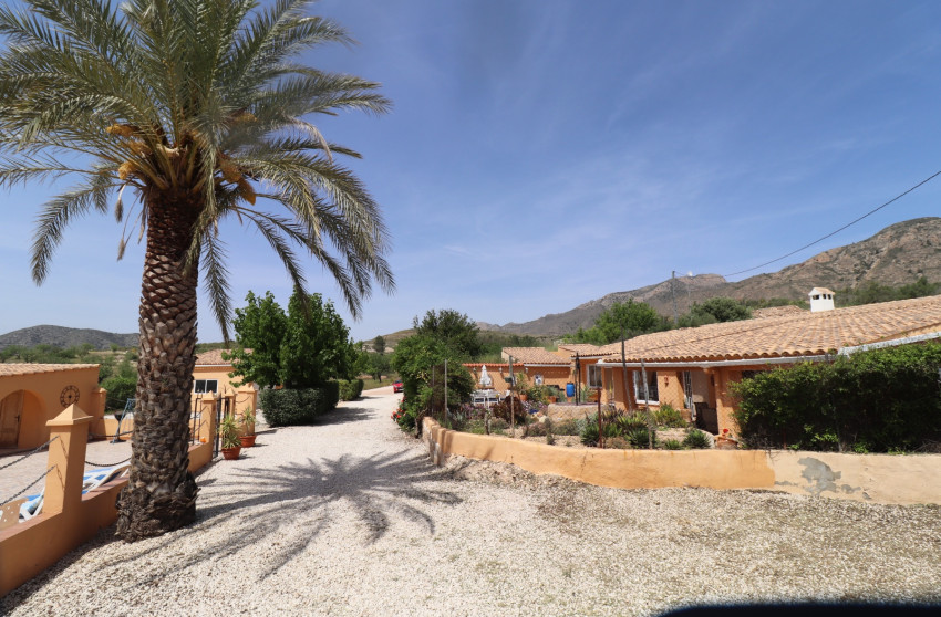 Resale - Finca - Country Property -
Hondón de las Nieves - La Canalosa