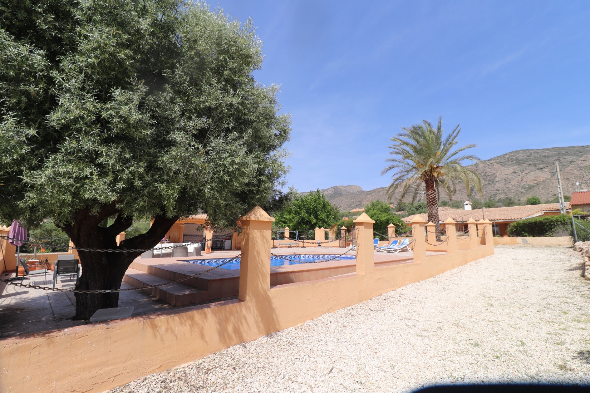 Resale - Finca - Country Property -
Hondón de las Nieves - La Canalosa