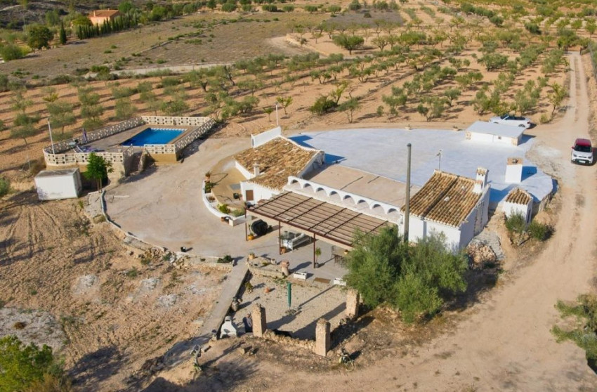 Resale - Finca / Country Property -
Hondón de las Nieves - La Canalosa