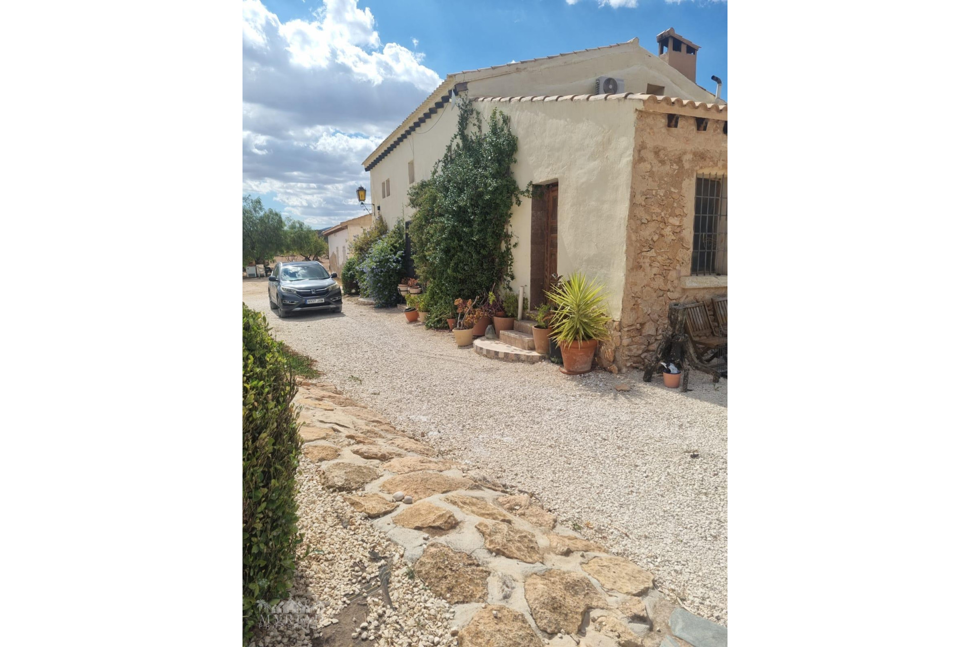 Resale - Finca / Country Property -
Lel - Lel Alicante