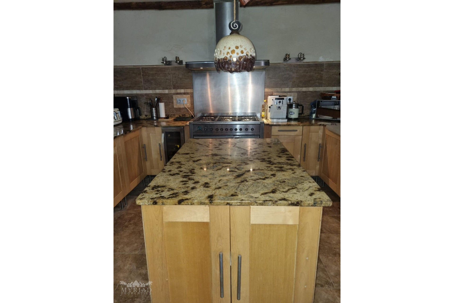 Resale - Finca / Country Property -
Lel - Lel Alicante