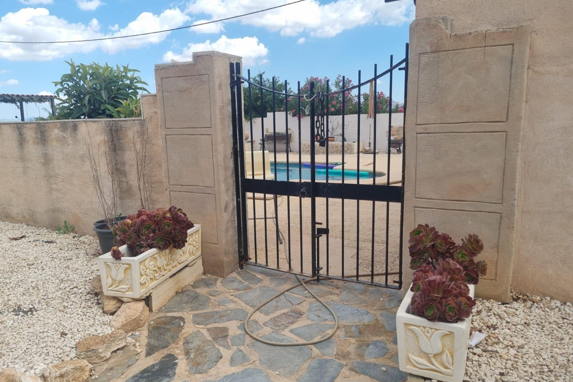 Resale - Finca / Country Property -
Lel - Lel Alicante