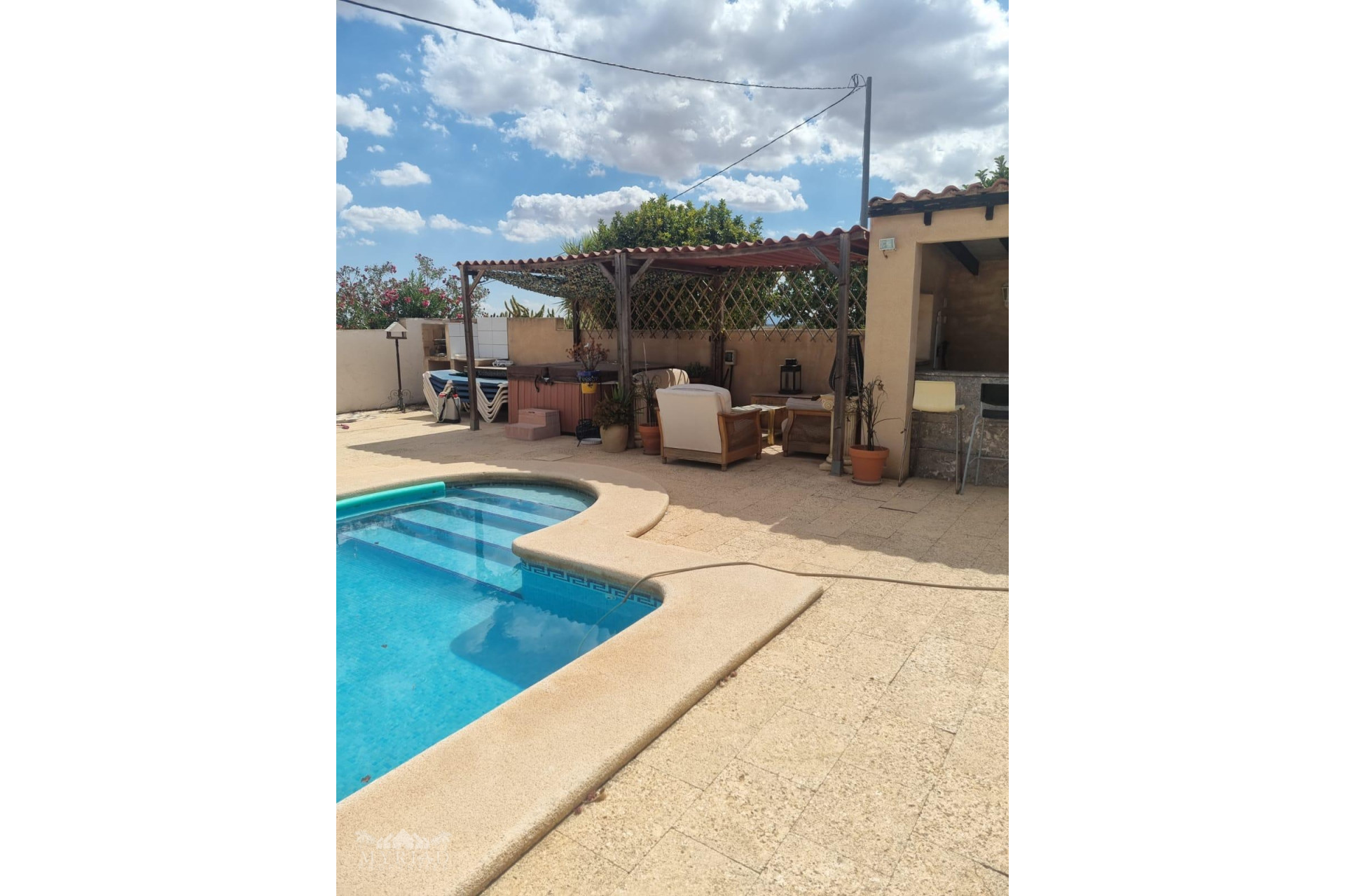 Resale - Finca / Country Property -
Lel - Lel Alicante