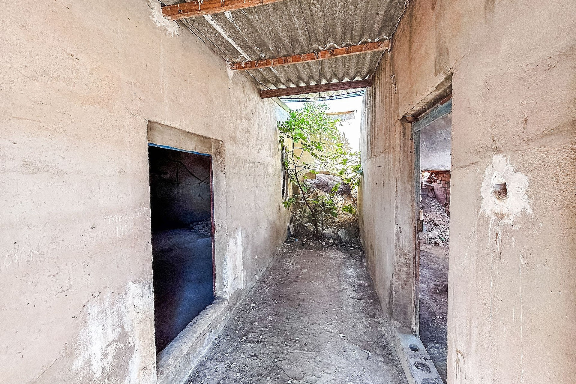 Resale - Finca / Country Property -
Monovar