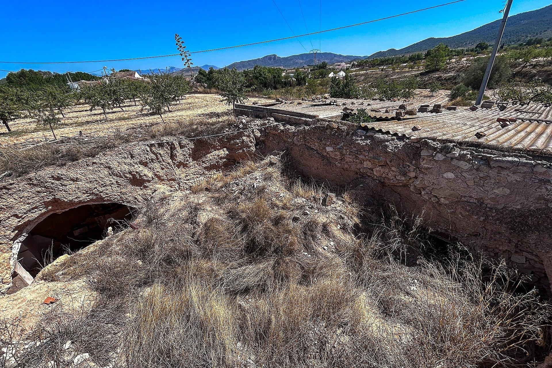 Resale - Finca / Country Property -
Monovar