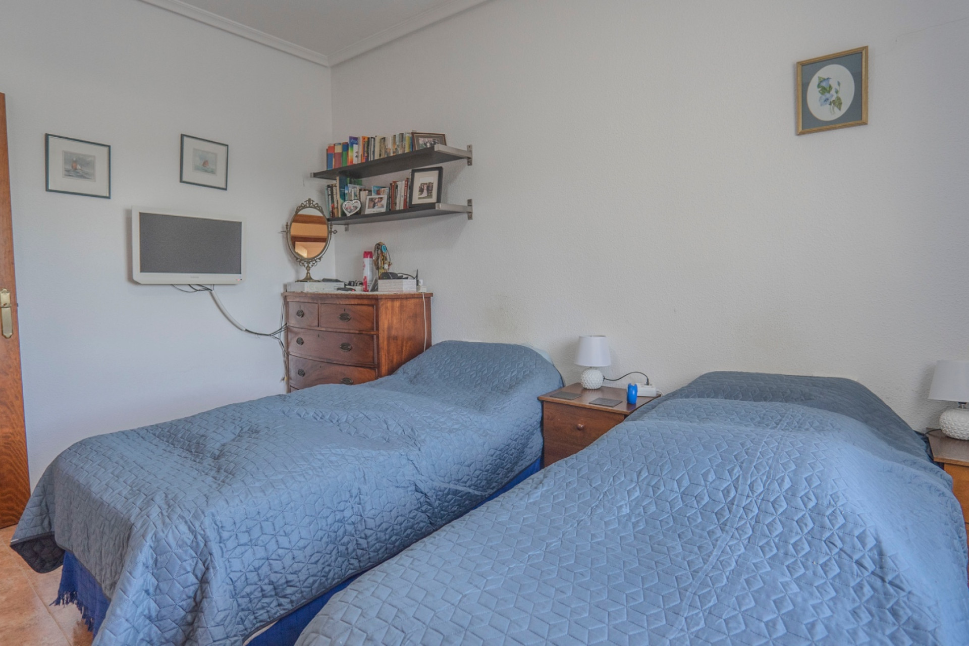 Resale - Finca / Country Property -
Orihuela