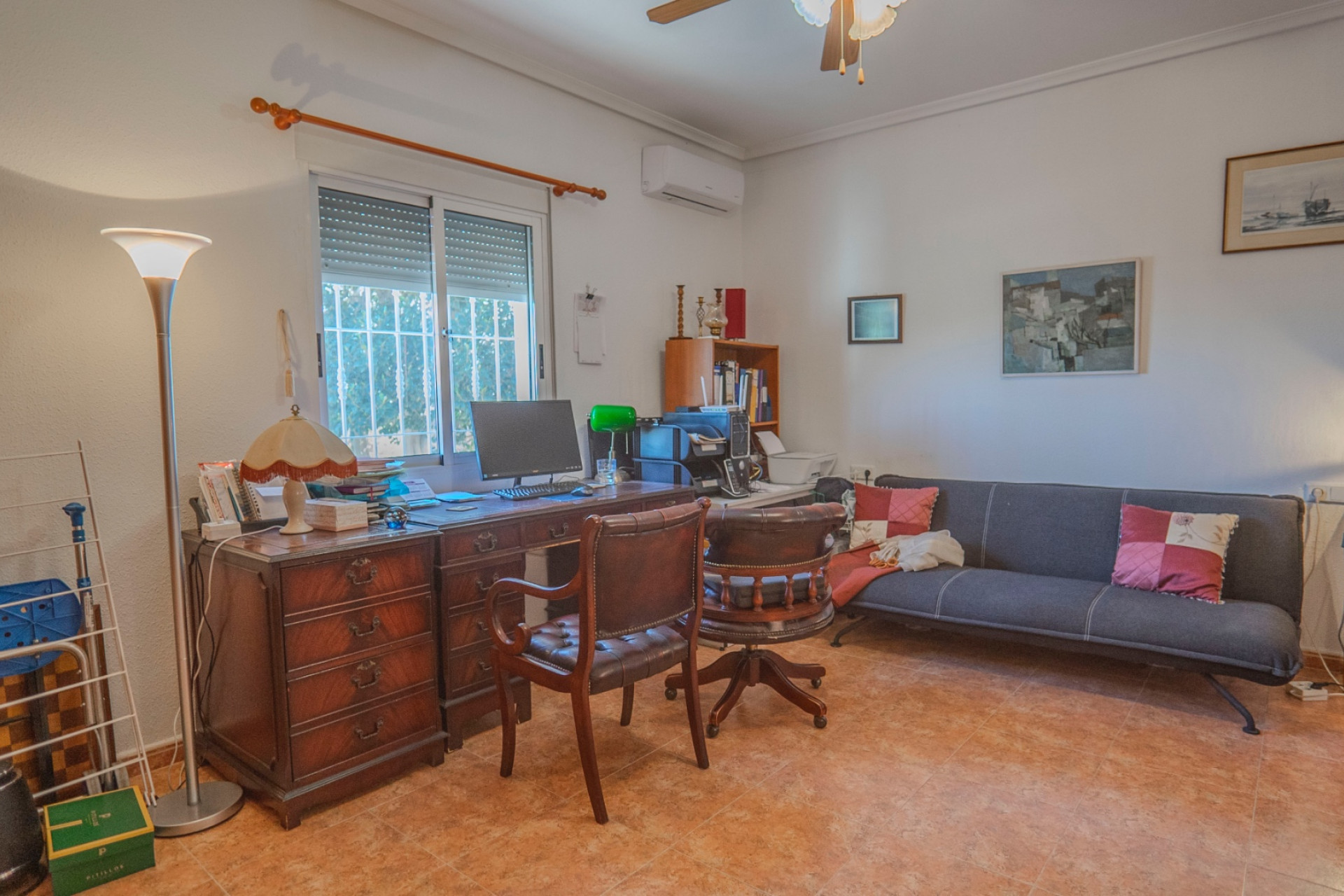 Resale - Finca / Country Property -
Orihuela