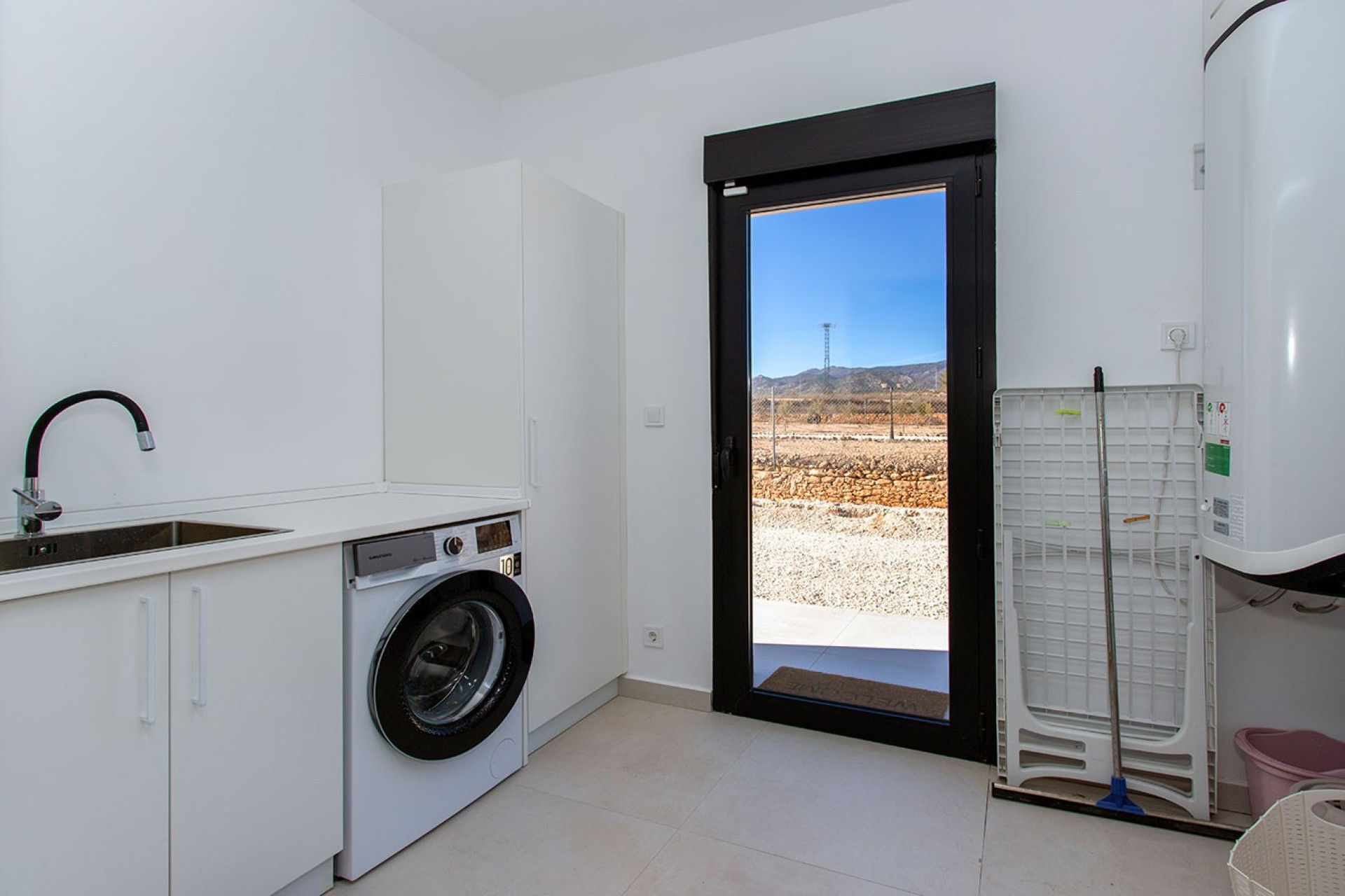 Resale - Finca - Country Property -
Pinoso - Campo