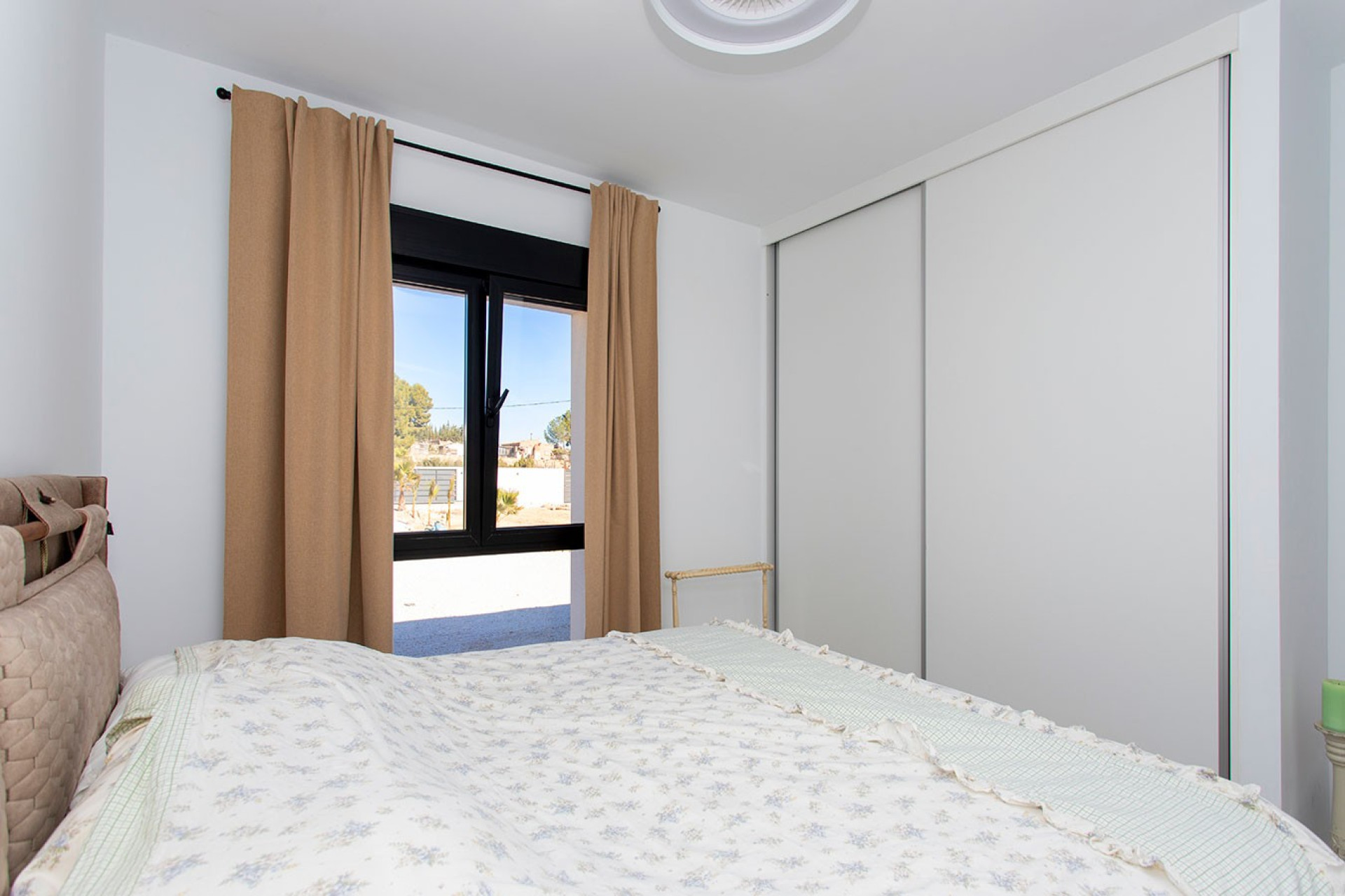 Resale - Finca - Country Property -
Pinoso - Campo