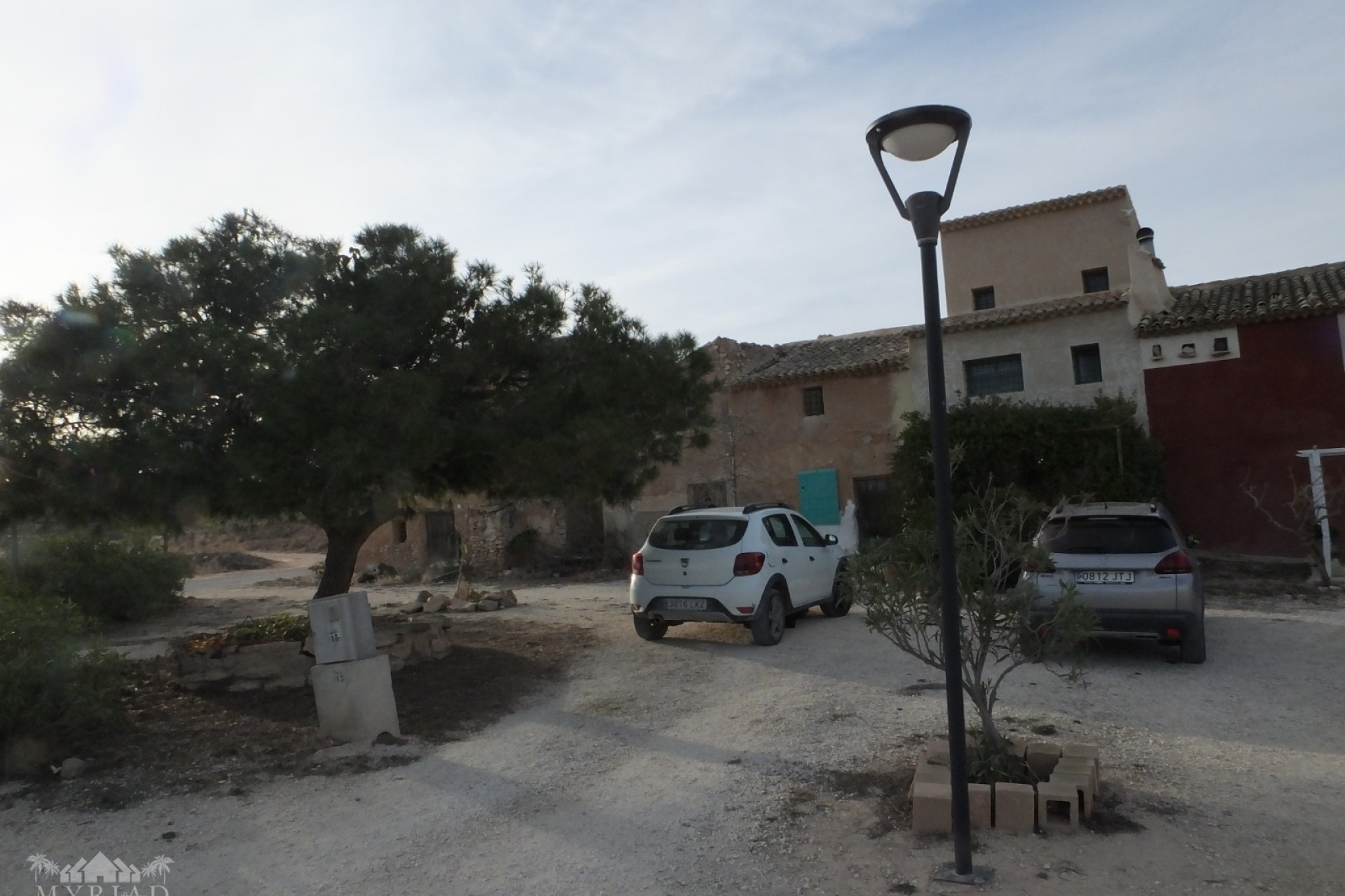 Resale - Finca / Country Property -
Pinoso - Pinoso Alicante