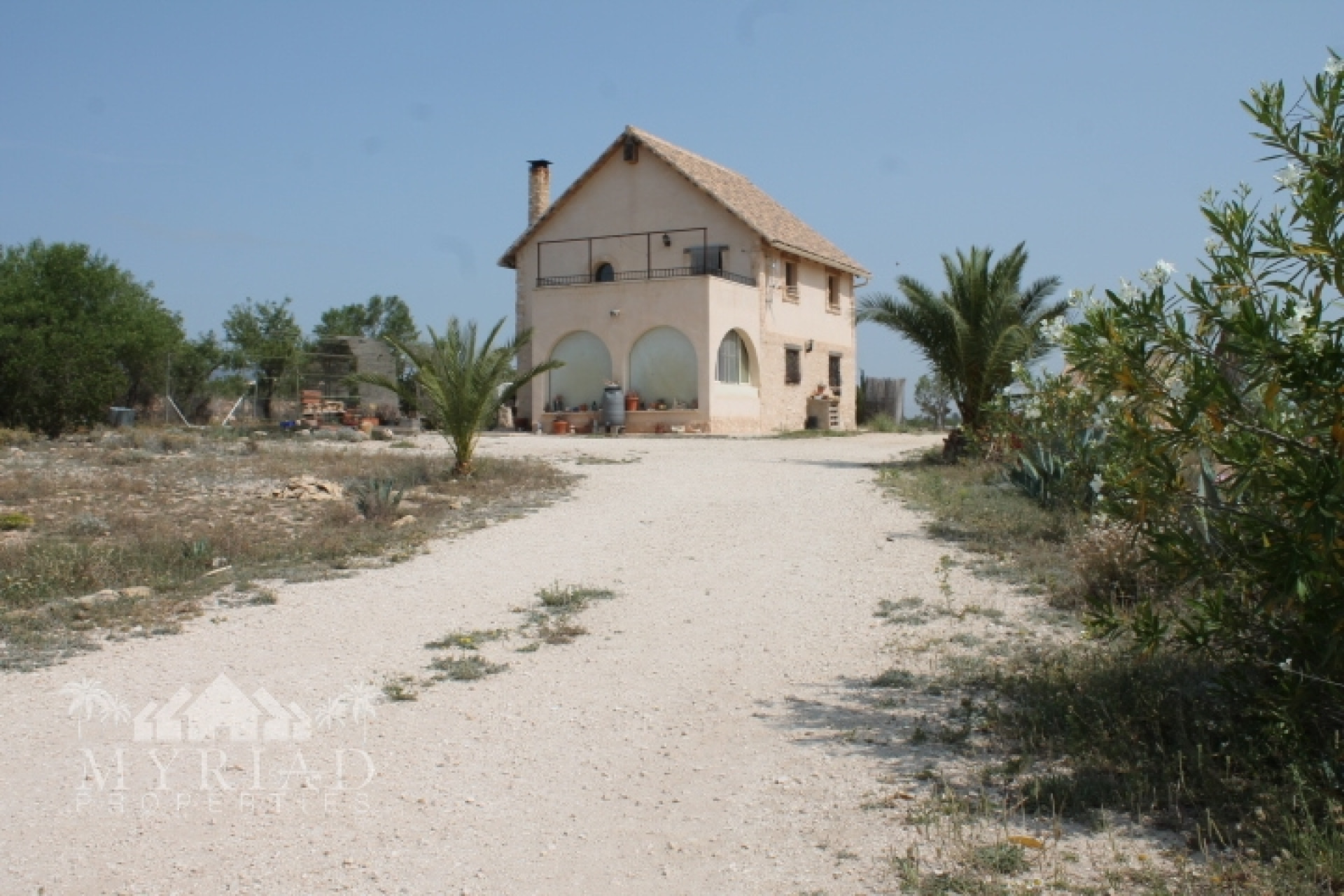 Resale - Finca / Country Property -
Pinoso - Pinoso Alicante