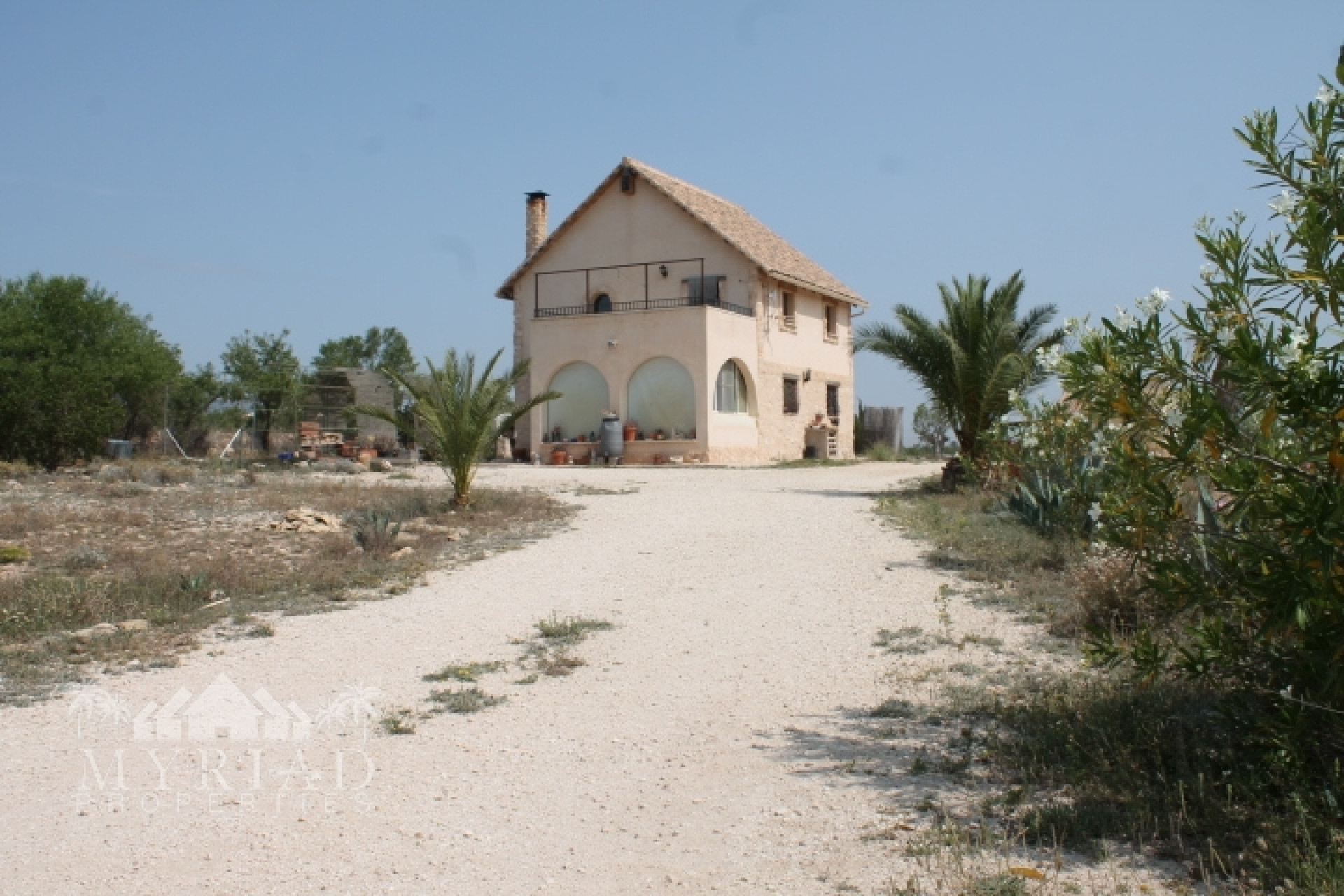 Resale - Finca / Country Property -
Pinoso - Pinoso Alicante