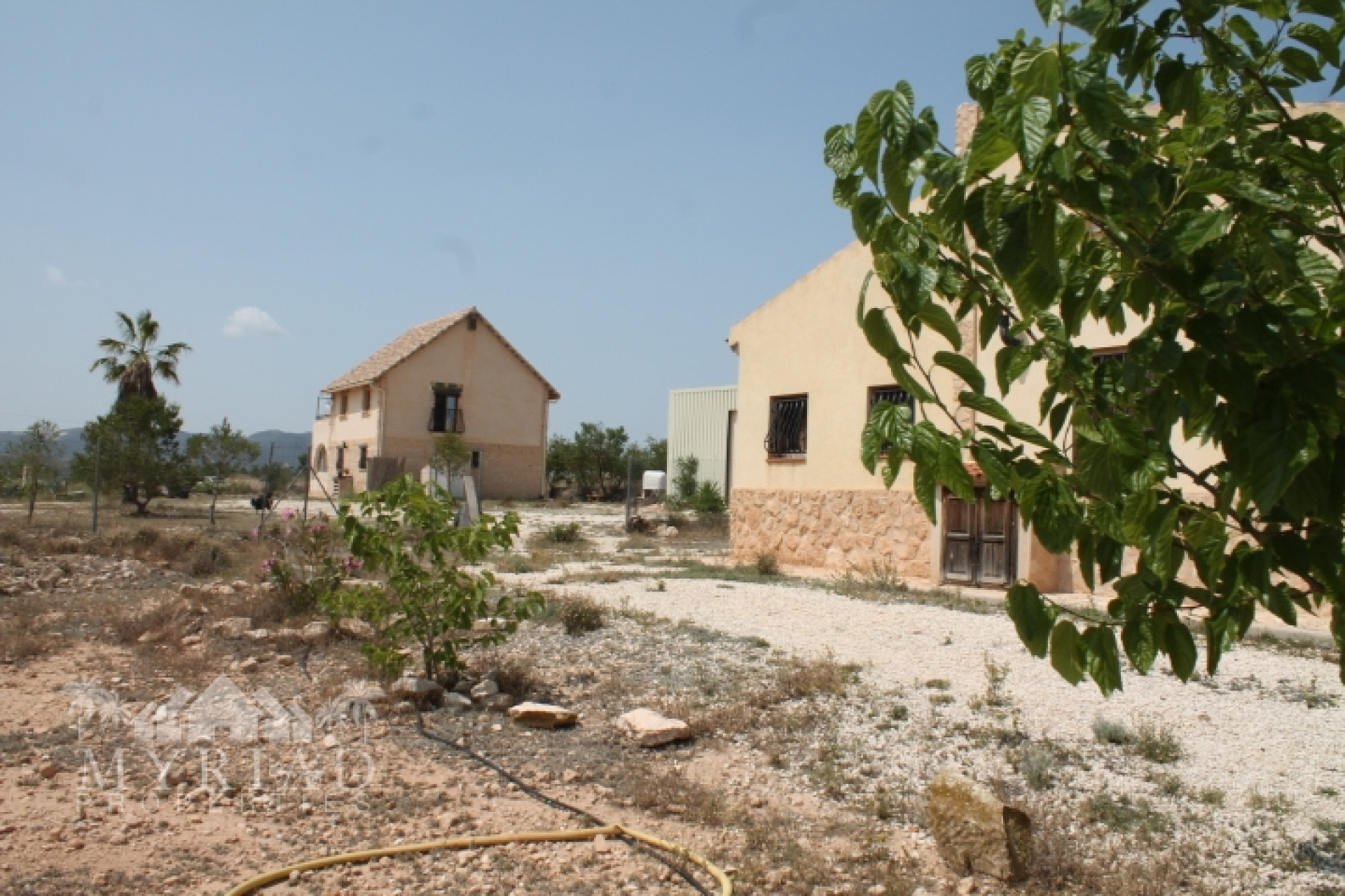 Resale - Finca / Country Property -
Pinoso - Pinoso Alicante