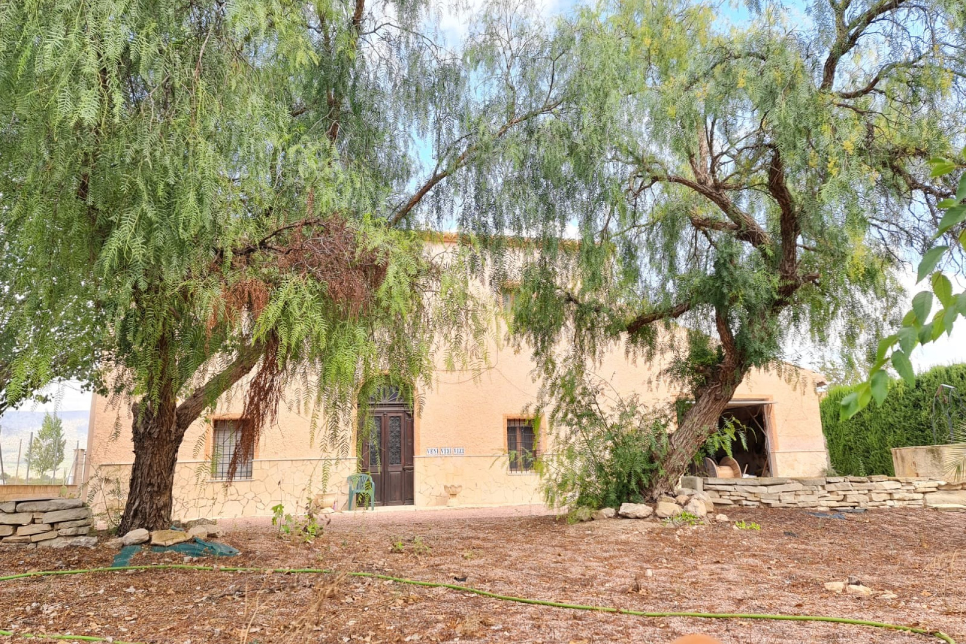 Resale - Finca / Country Property -
Pinoso - PINOSO