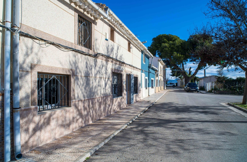 Resale - Finca - Country Property -
Pinoso