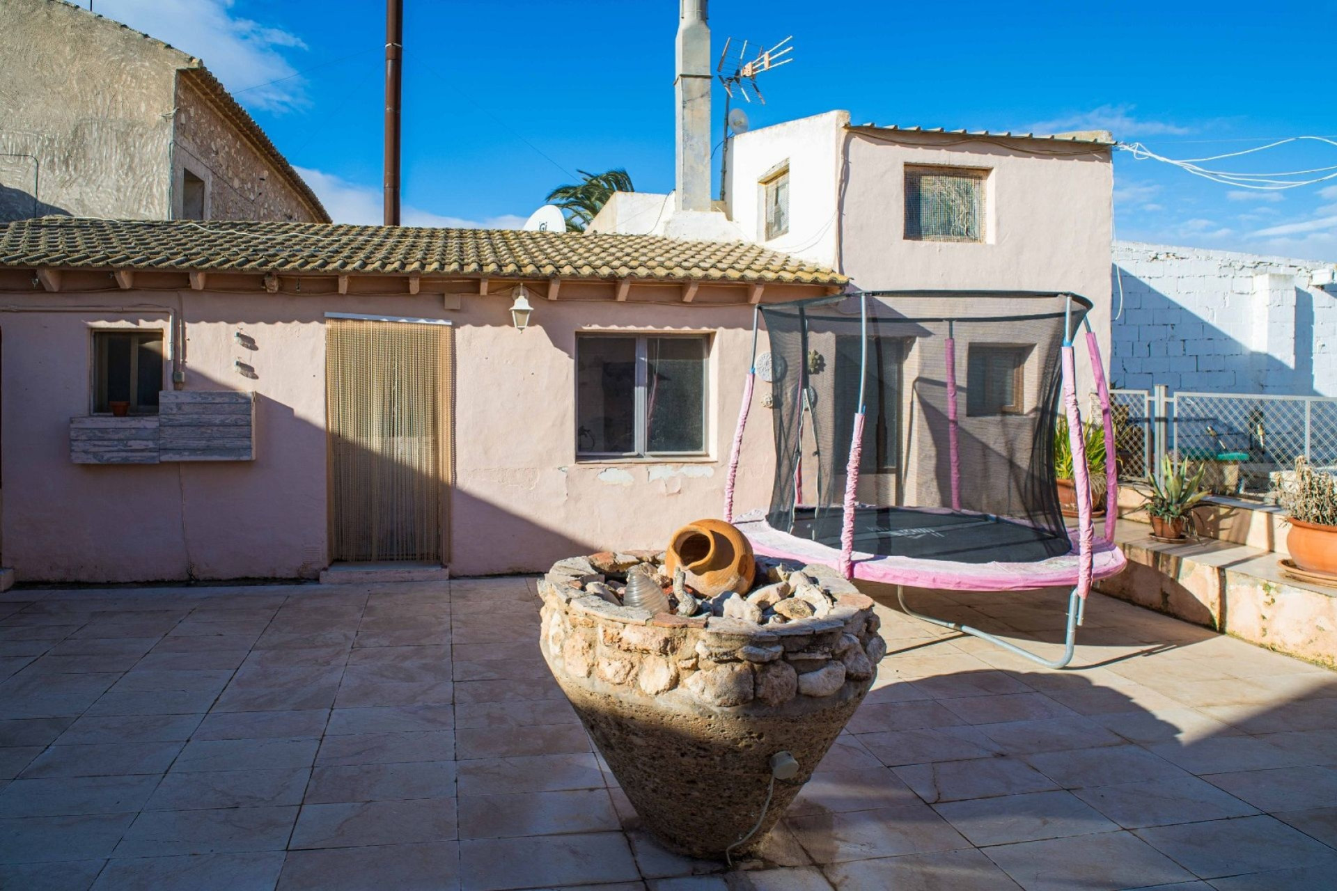 Resale - Finca - Country Property -
Pinoso