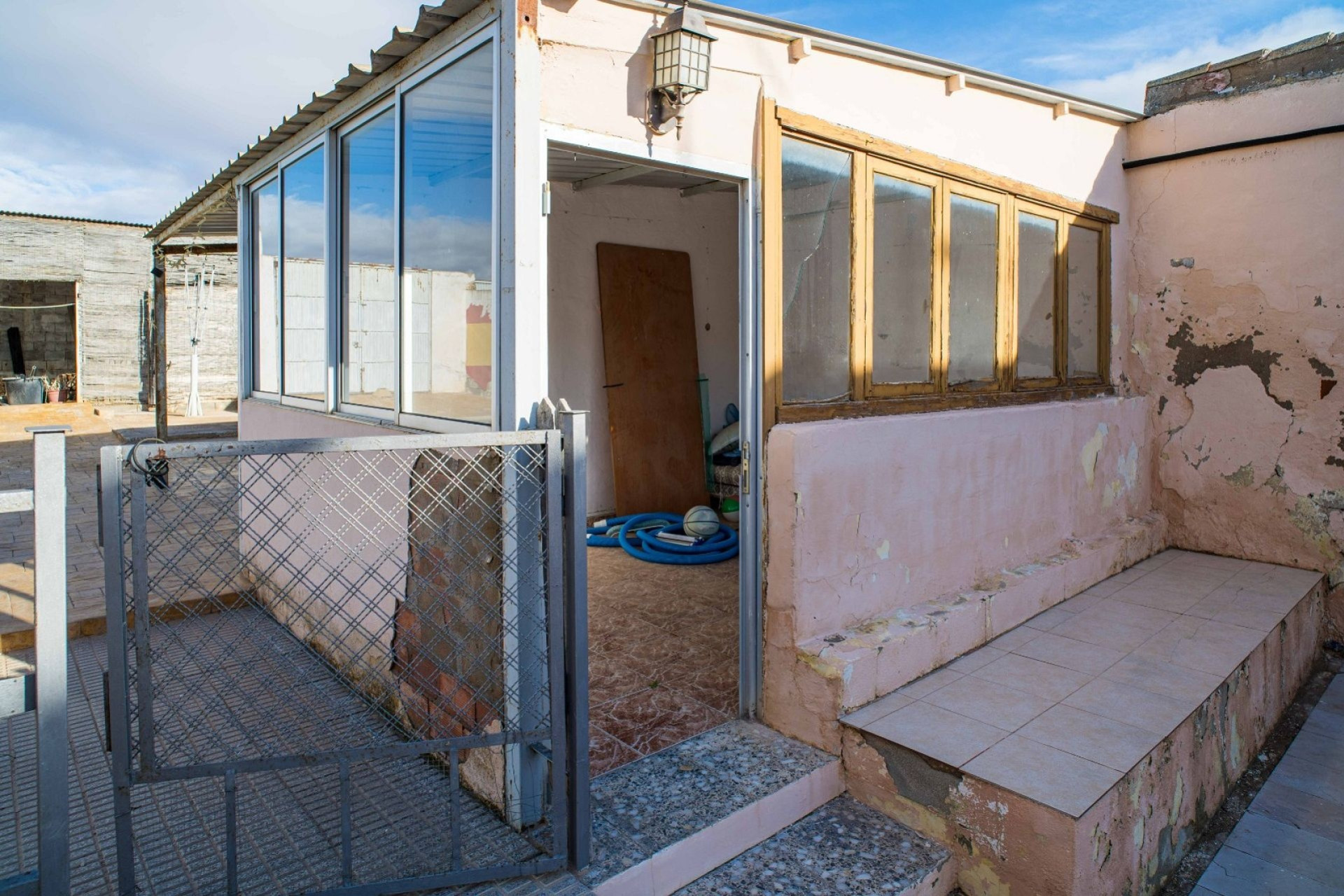 Resale - Finca - Country Property -
Pinoso