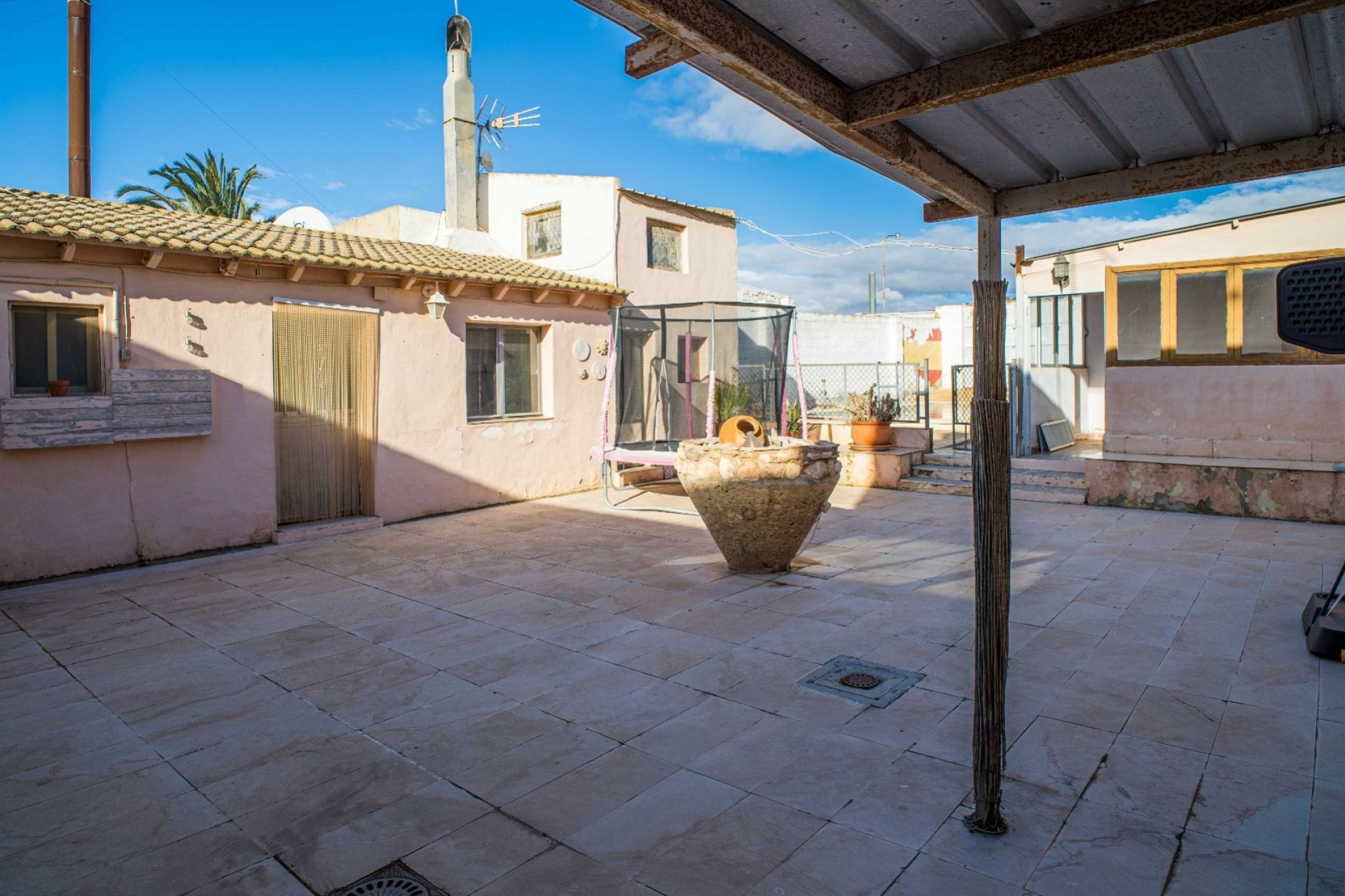 Resale - Finca - Country Property -
Pinoso