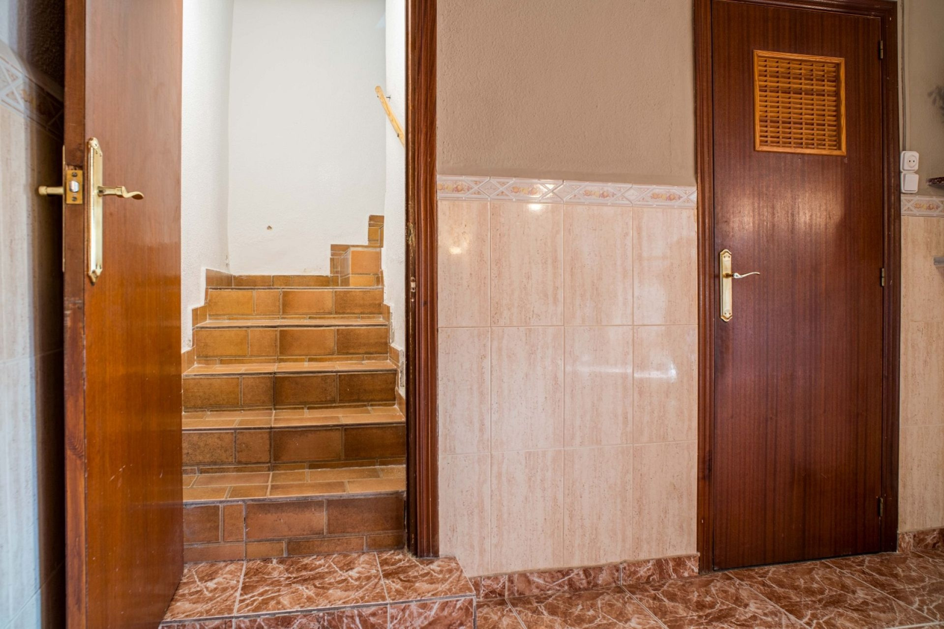 Resale - Finca - Country Property -
Pinoso