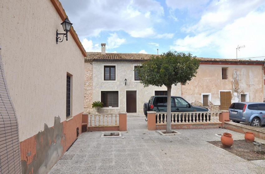 Resale - Finca / Country Property -
Salinas