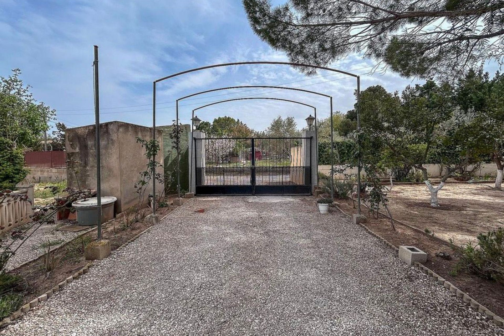 Resale - Finca / Country Property -
Sax