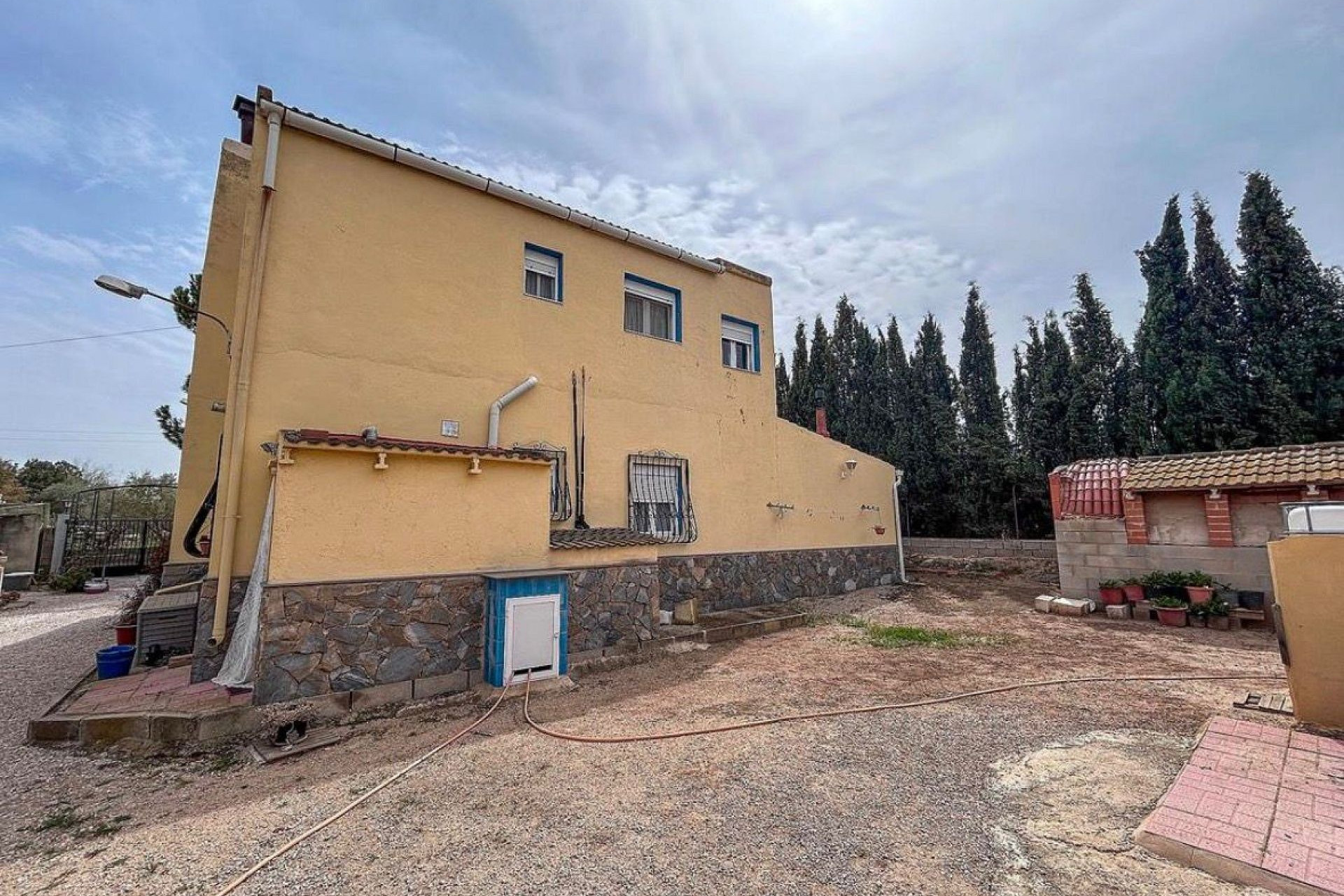 Resale - Finca / Country Property -
Sax