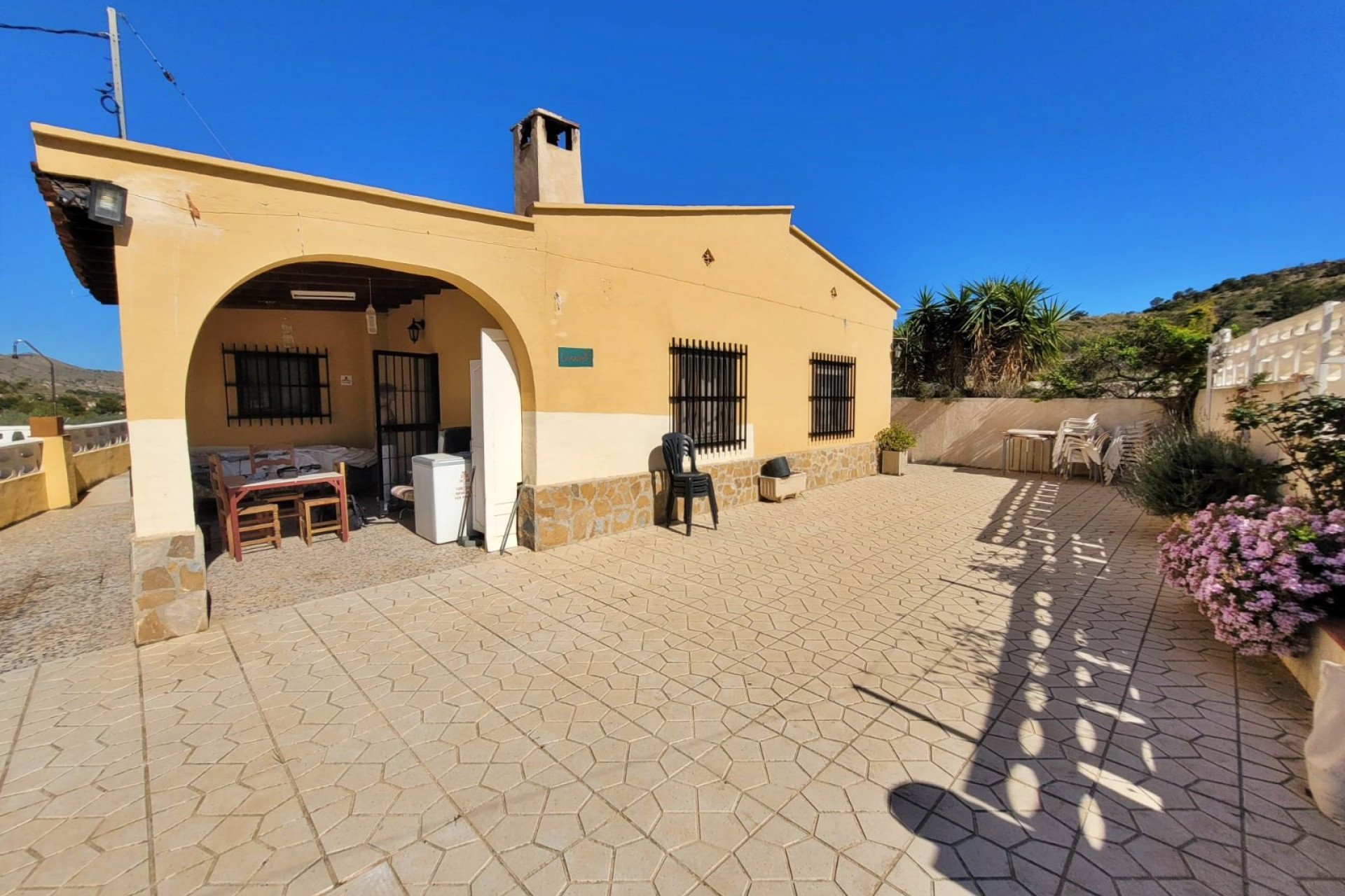 Resale - Finca / Country Property -
Villajoyosa