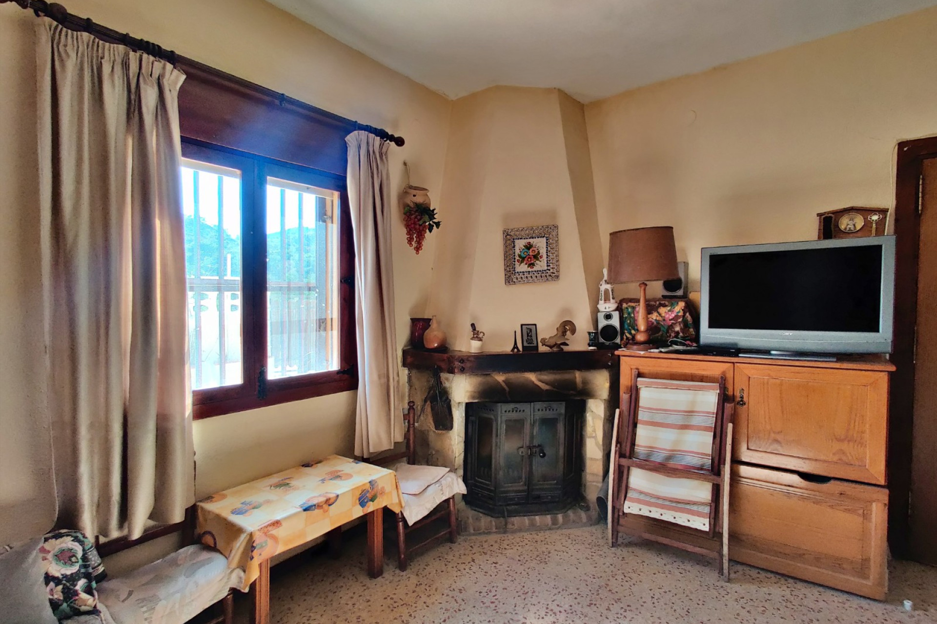 Resale - Finca / Country Property -
Villajoyosa