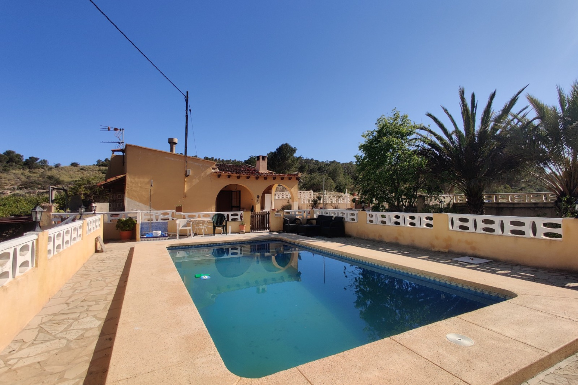 Resale - Finca / Country Property -
Villajoyosa