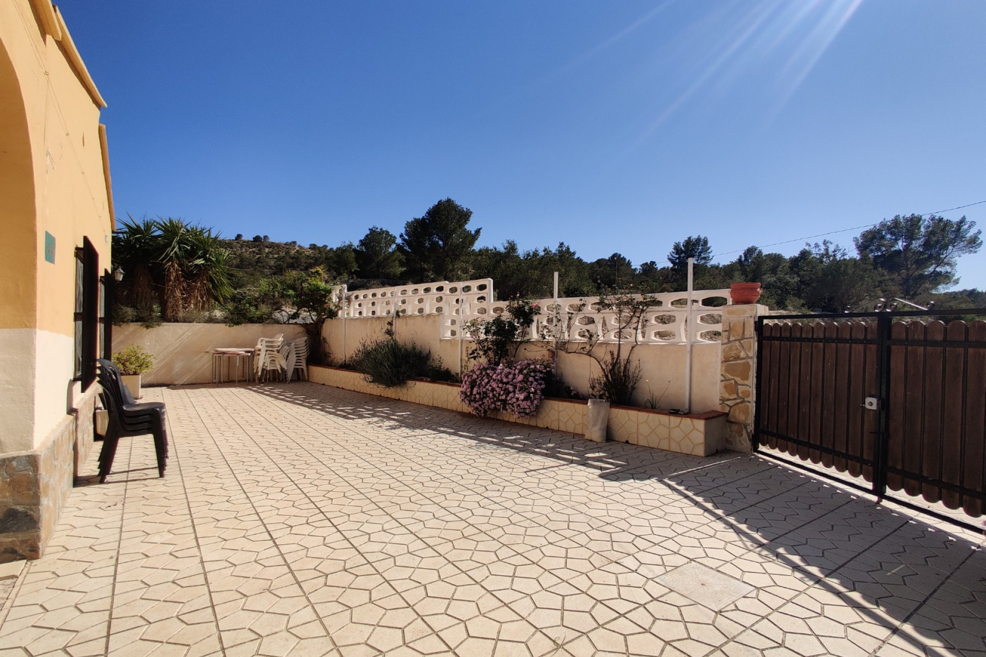 Resale - Finca / Country Property -
Villajoyosa