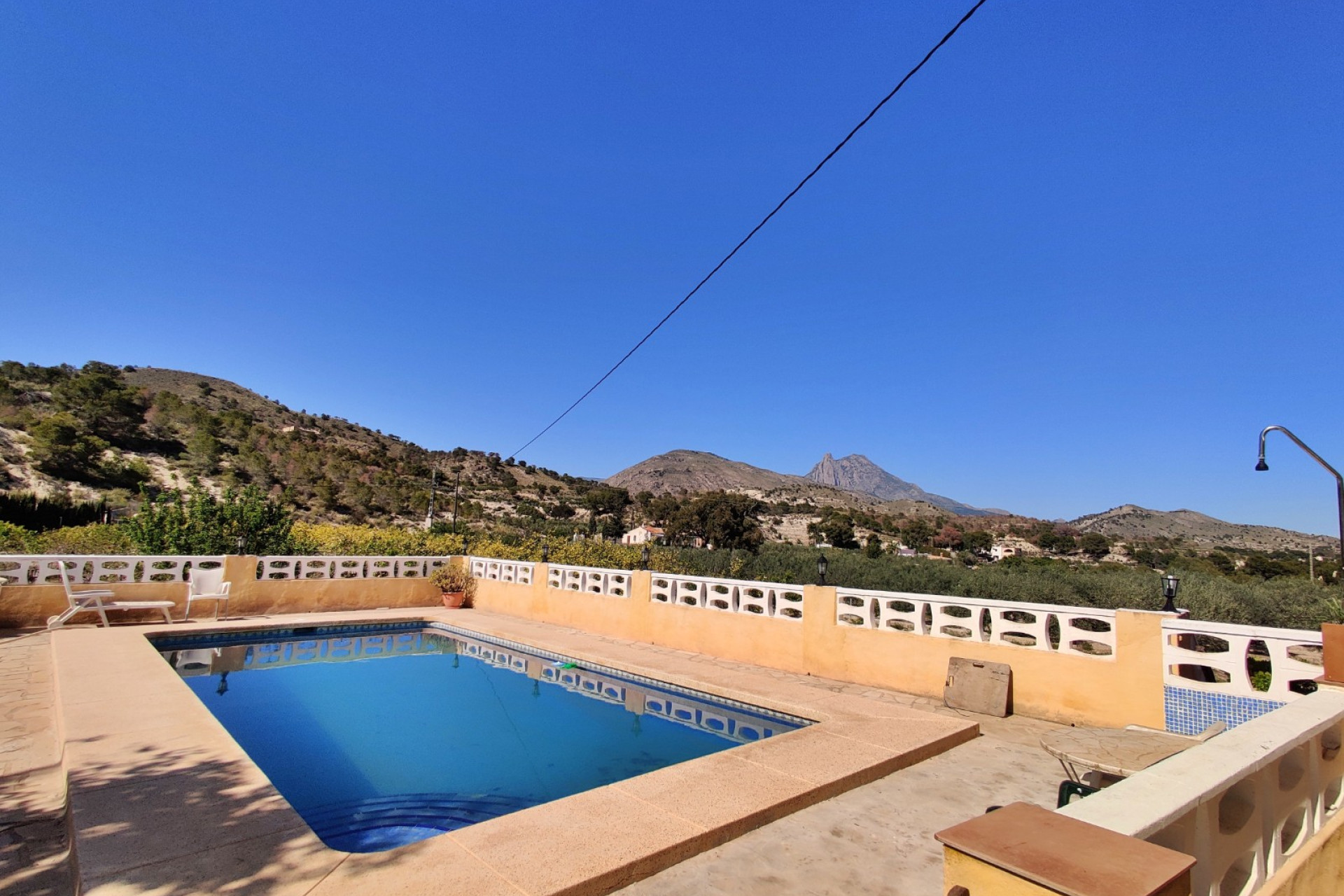 Resale - Finca / Country Property -
Villajoyosa