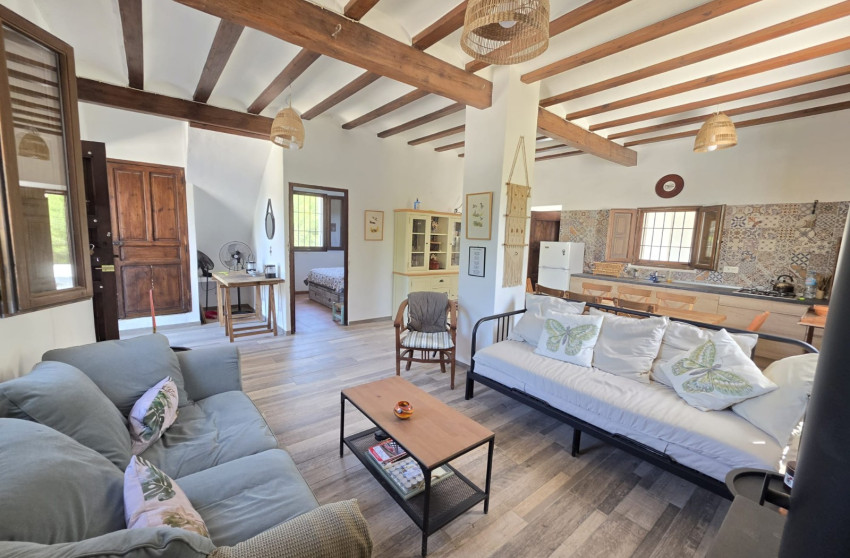 Resale - Finca - Country Property -
Villena - Inland