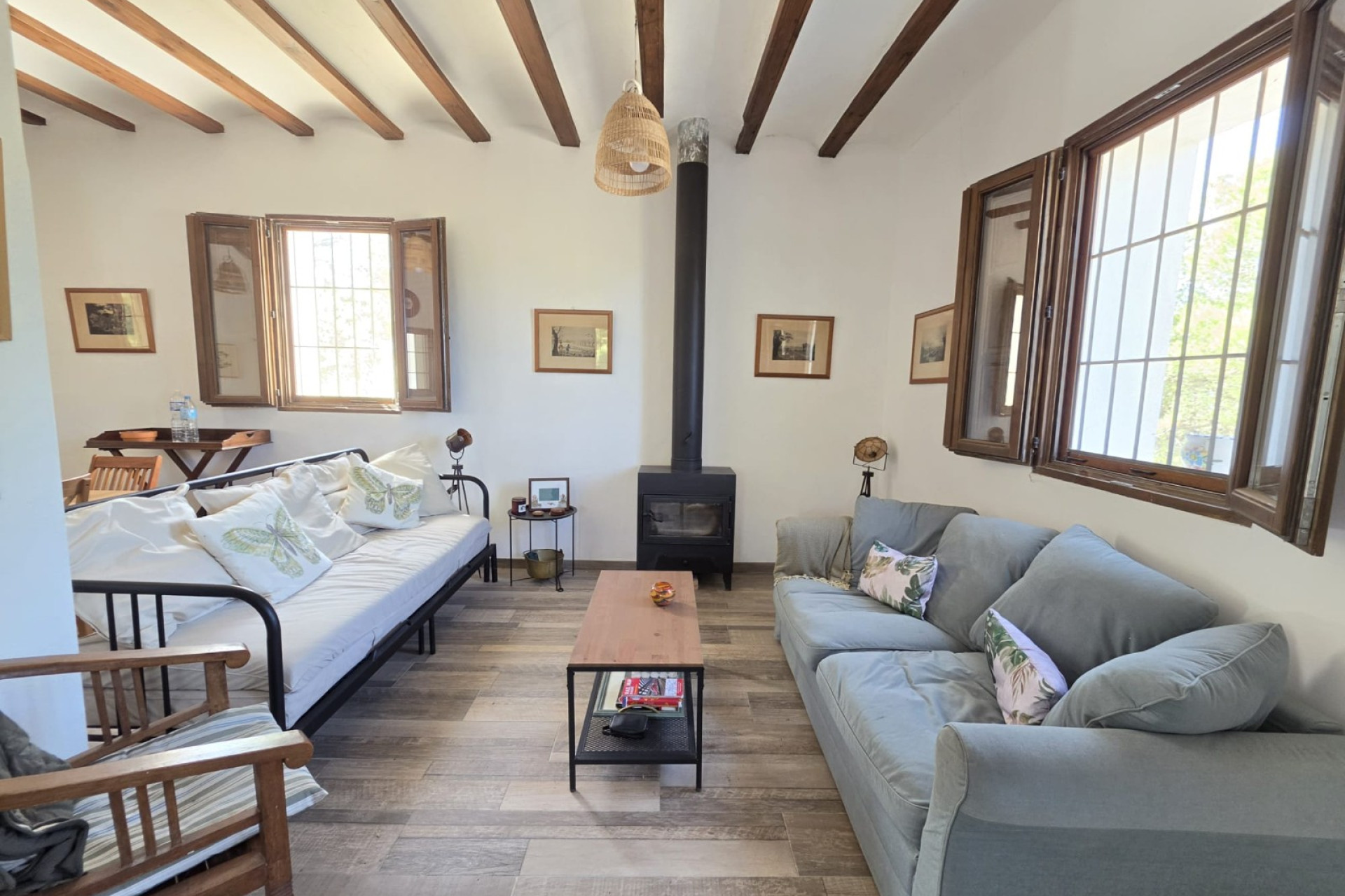 Resale - Finca - Country Property -
Villena - Inland