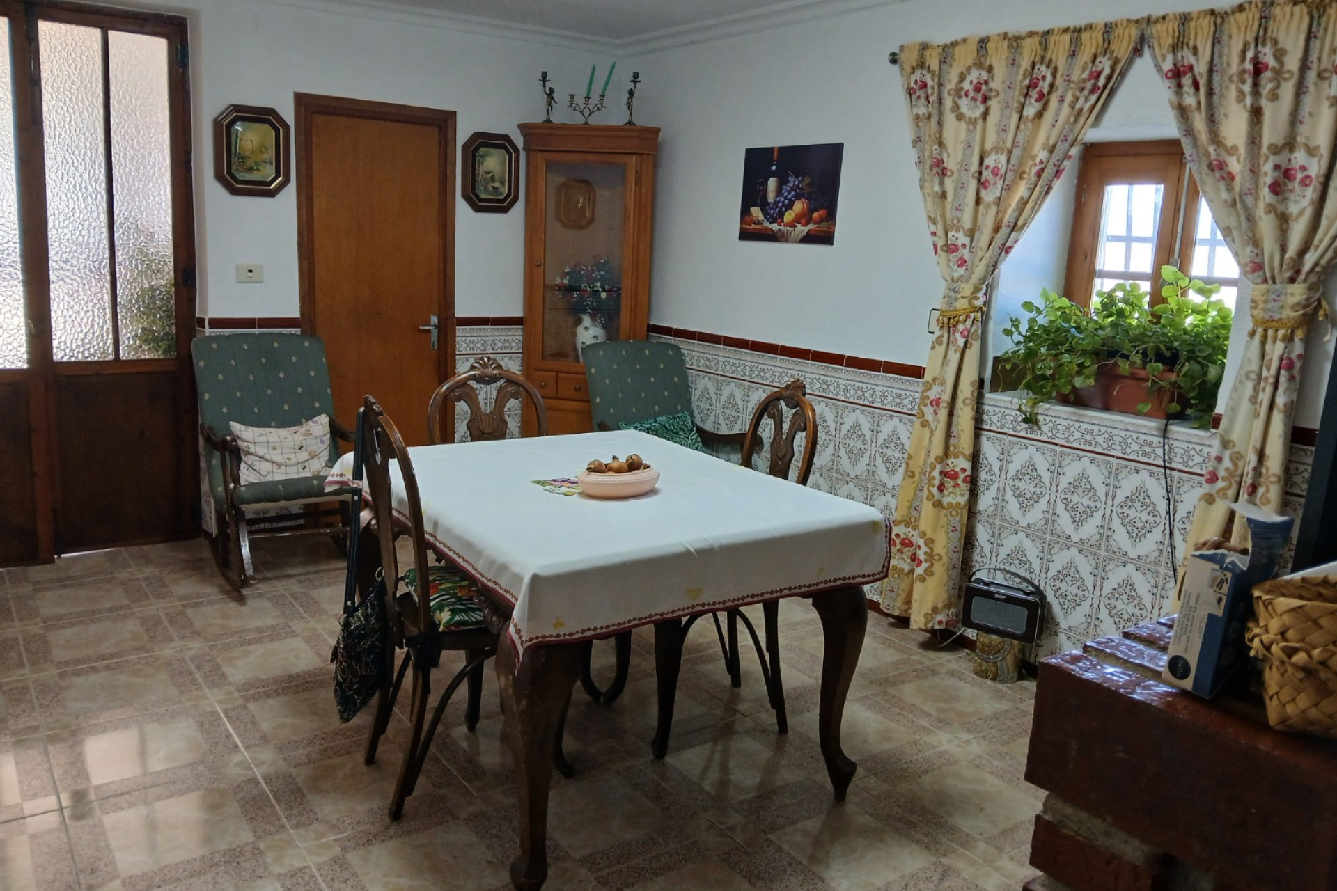 Resale - Finca / Country Property -
Yecla