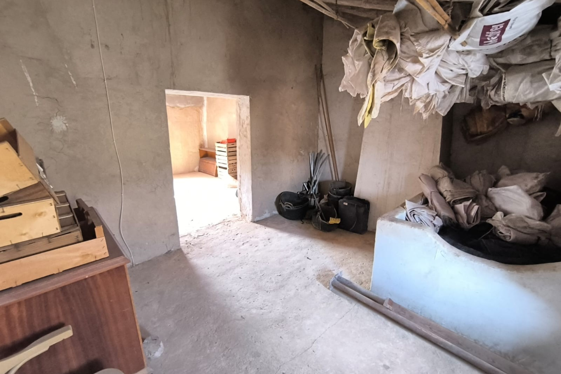 Resale - Finca / Country Property -
Yecla