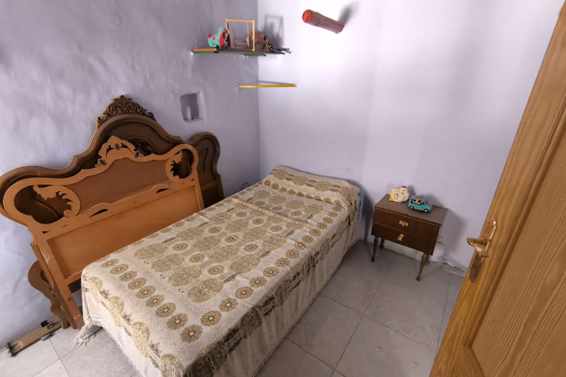 Resale - Finca / Country Property -
Yecla