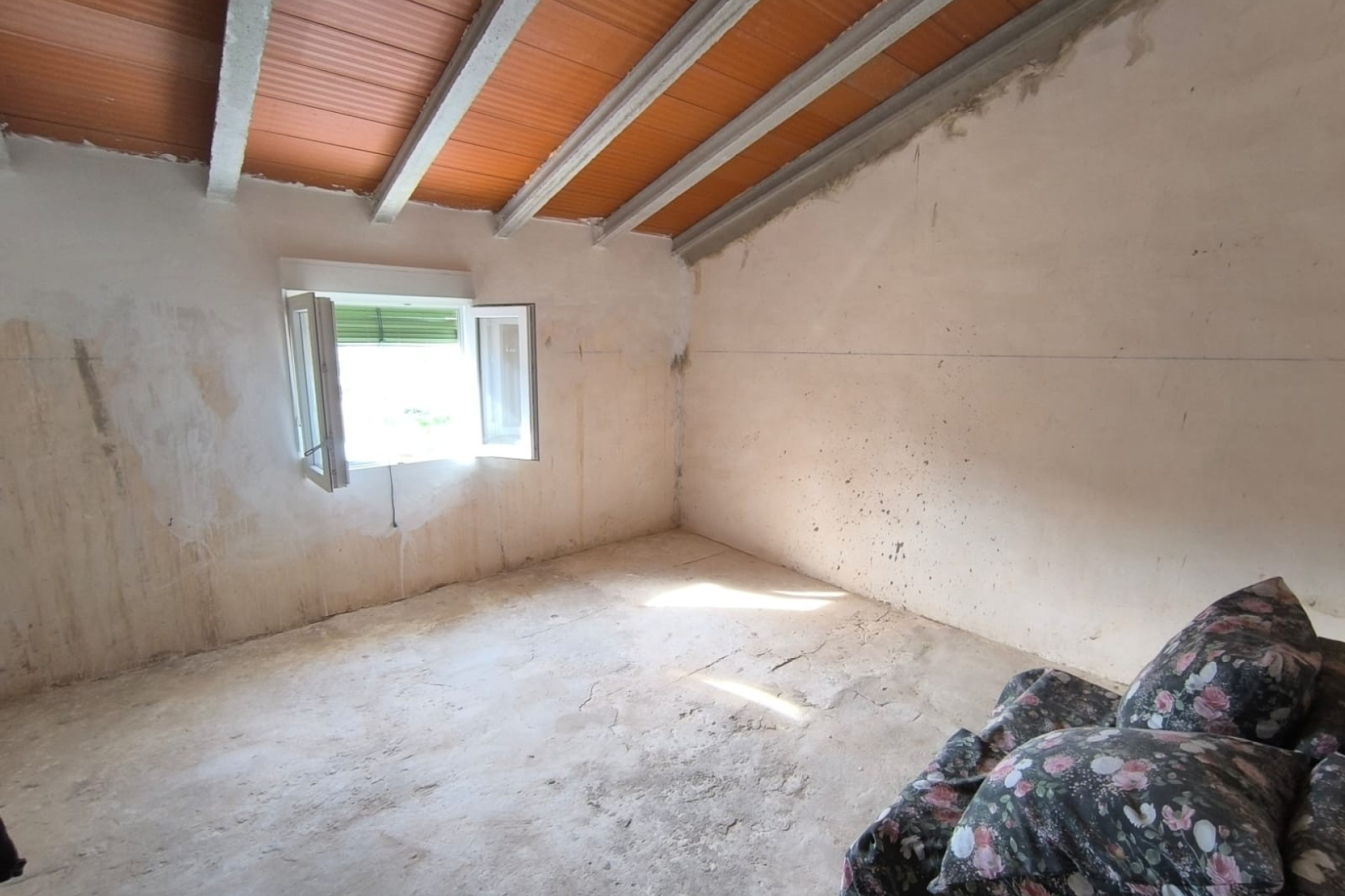 Resale - Finca / Country Property -
Yecla