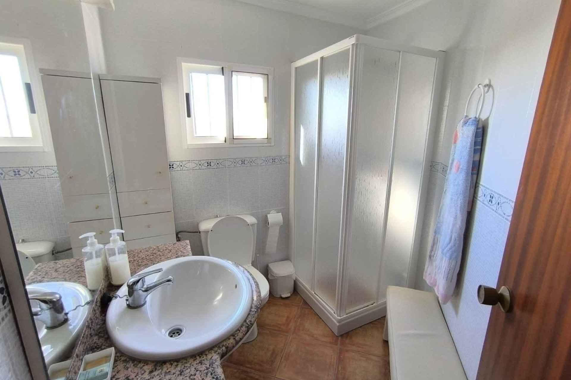 Resale - Finca / Country Property -
Yecla