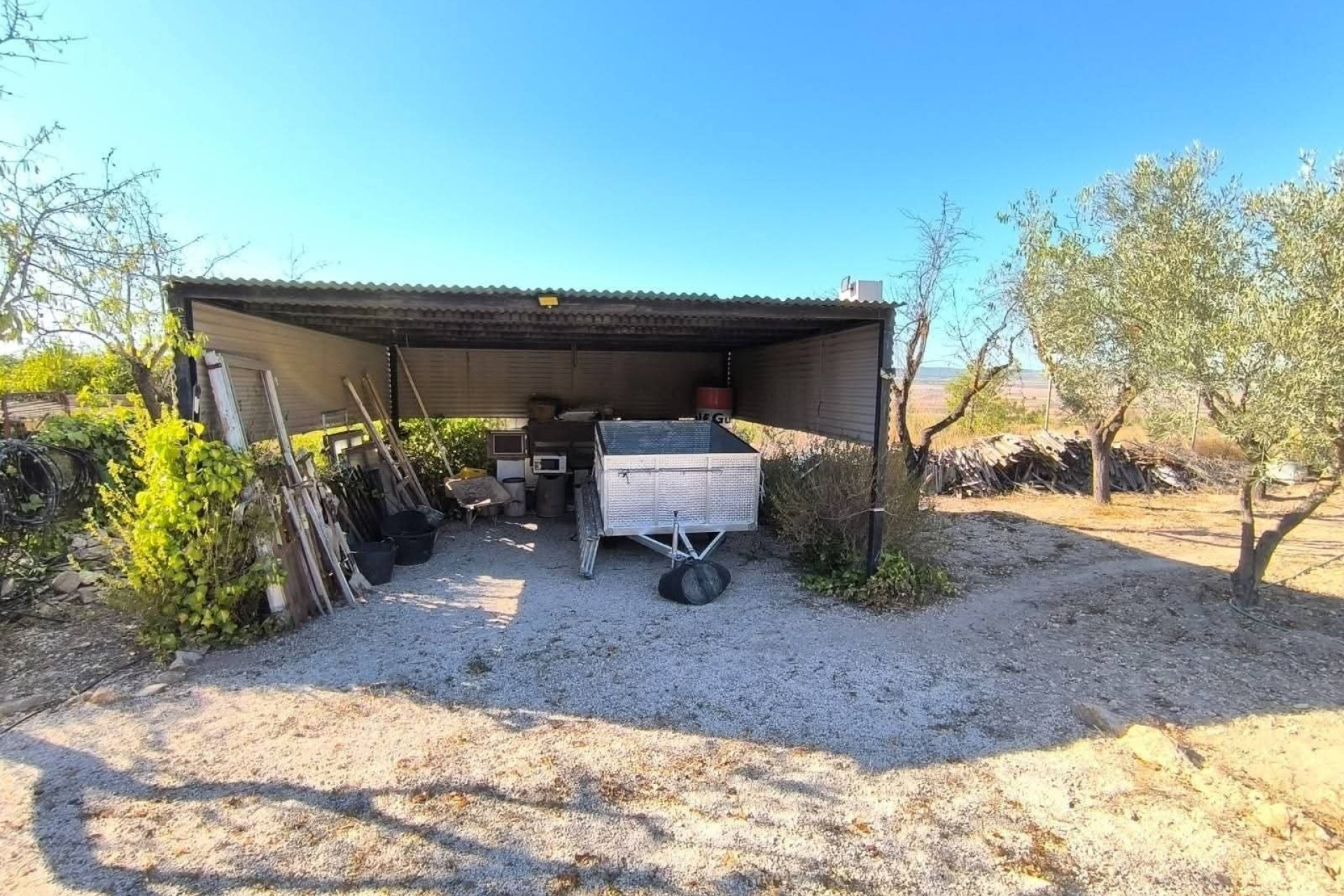 Resale - Finca / Country Property -
Yecla