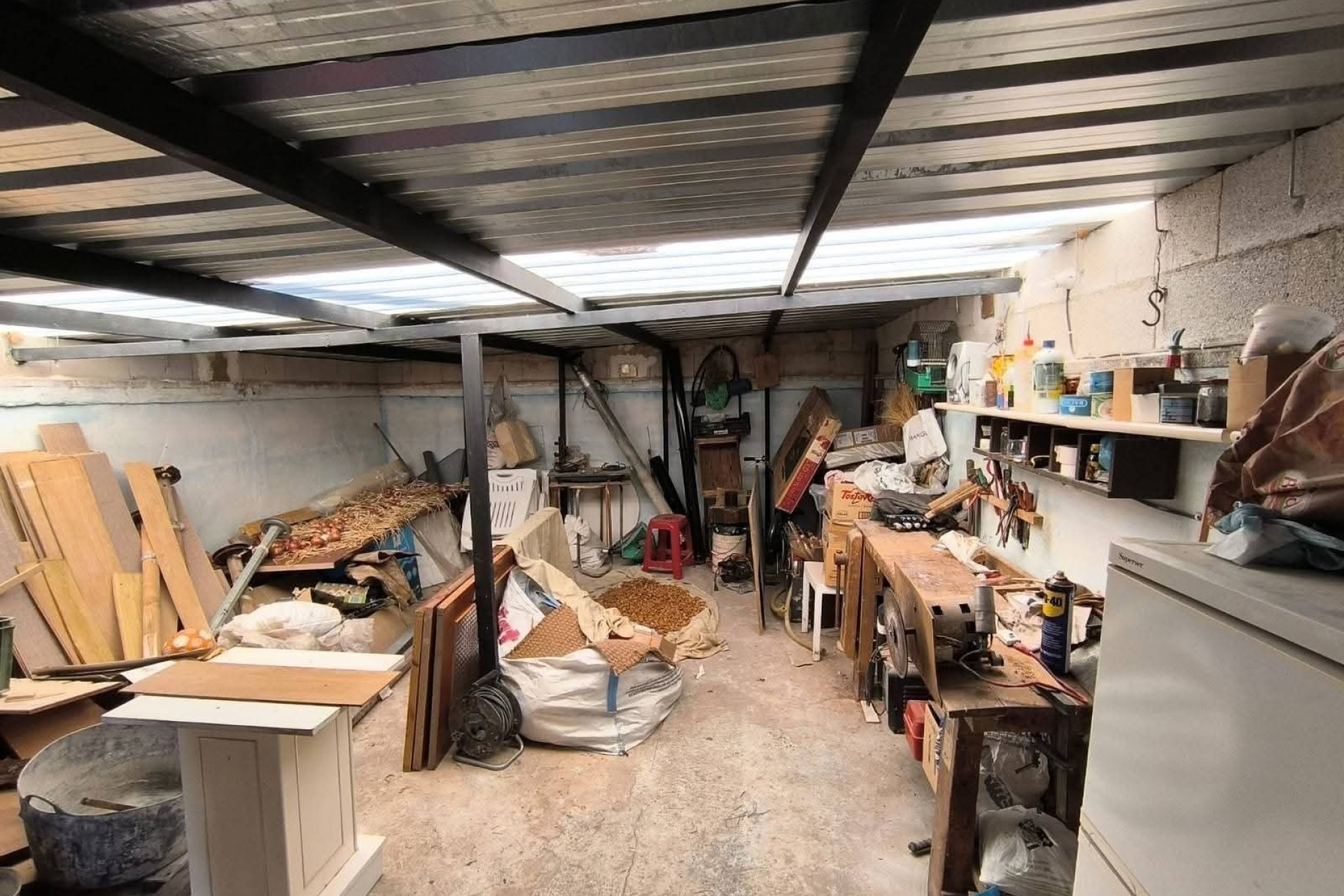 Resale - Finca / Country Property -
Yecla