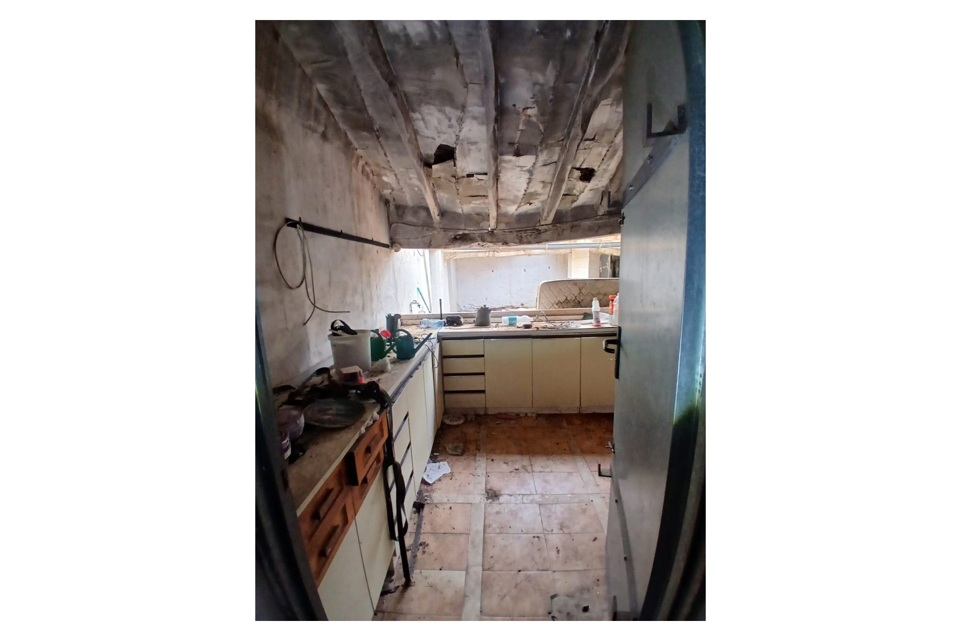 Resale - Finca / Country Property -
Yecla