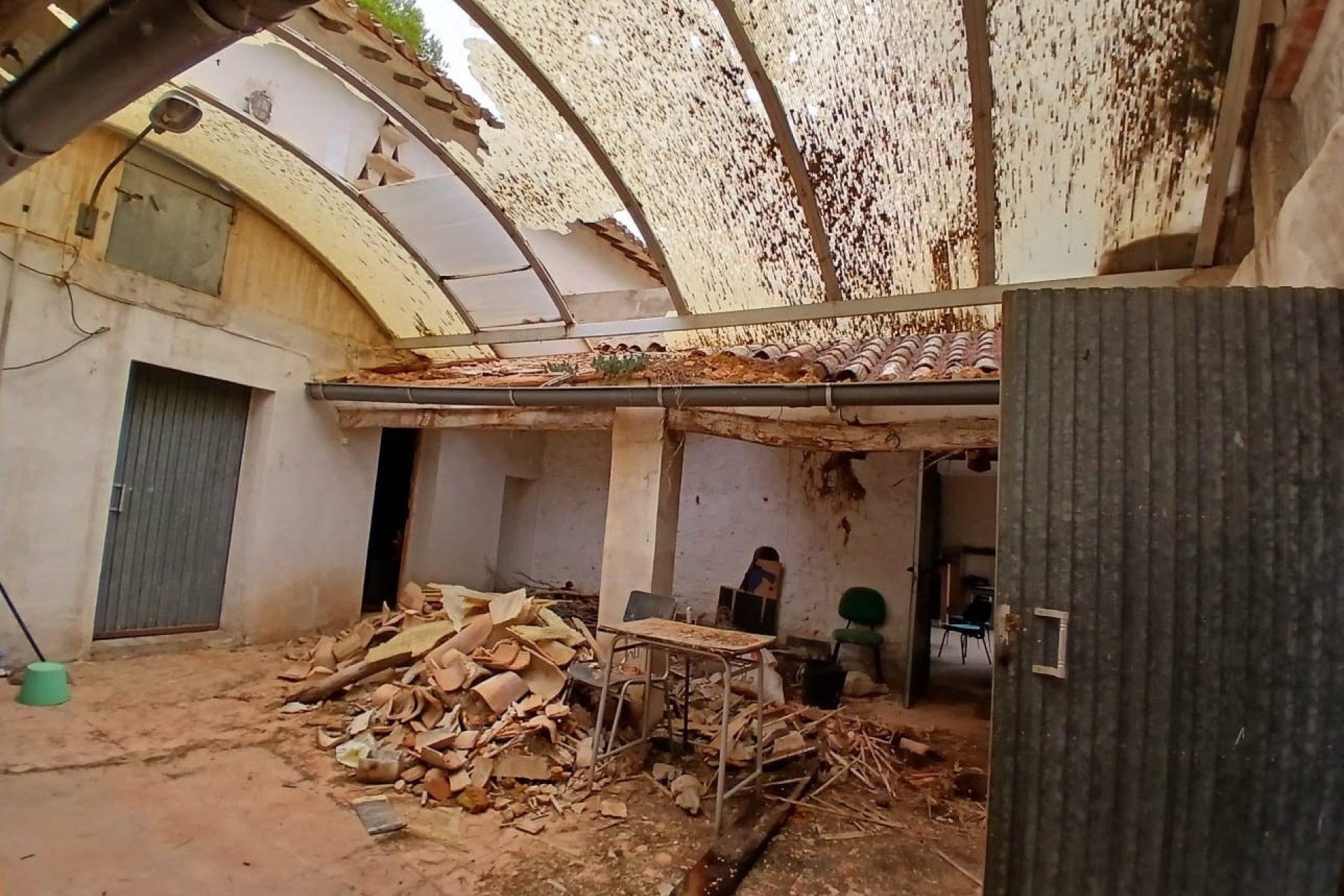 Resale - Finca / Country Property -
Yecla