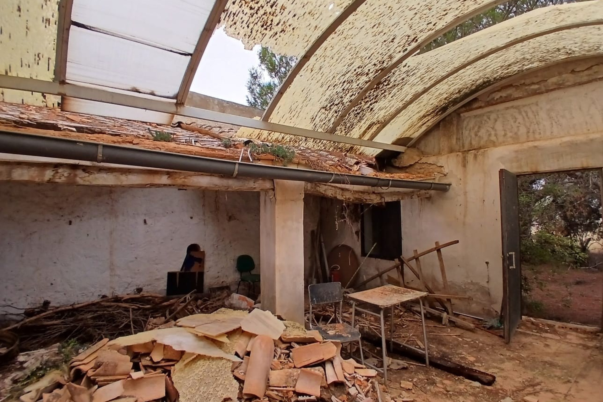 Resale - Finca / Country Property -
Yecla