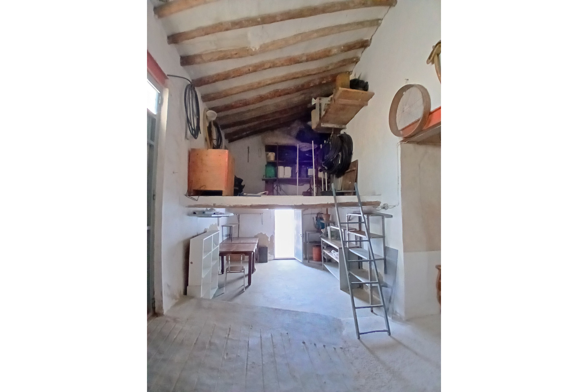 Resale - Finca / Country Property -
Yecla