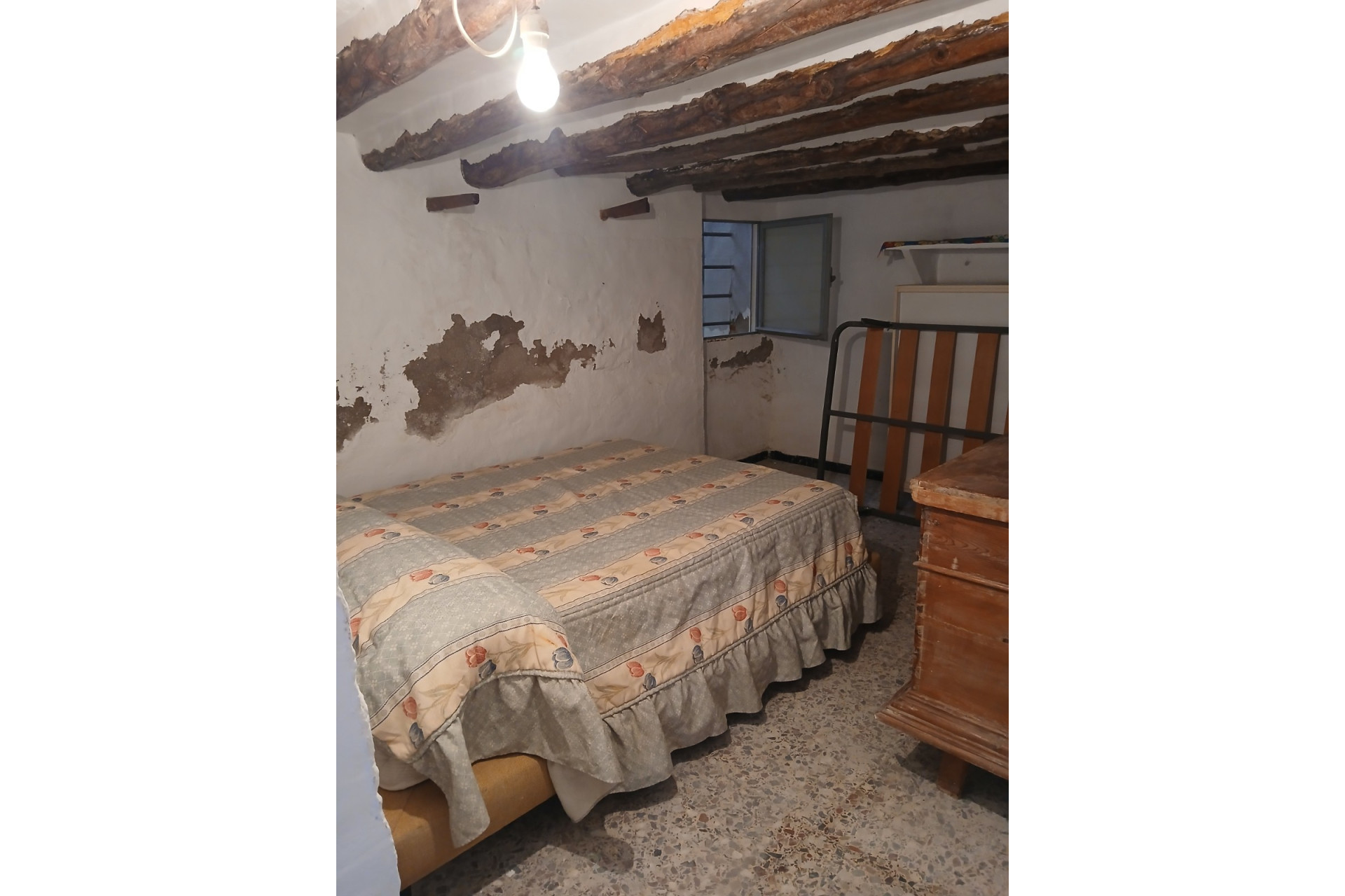 Resale - Finca / Country Property -
Yecla